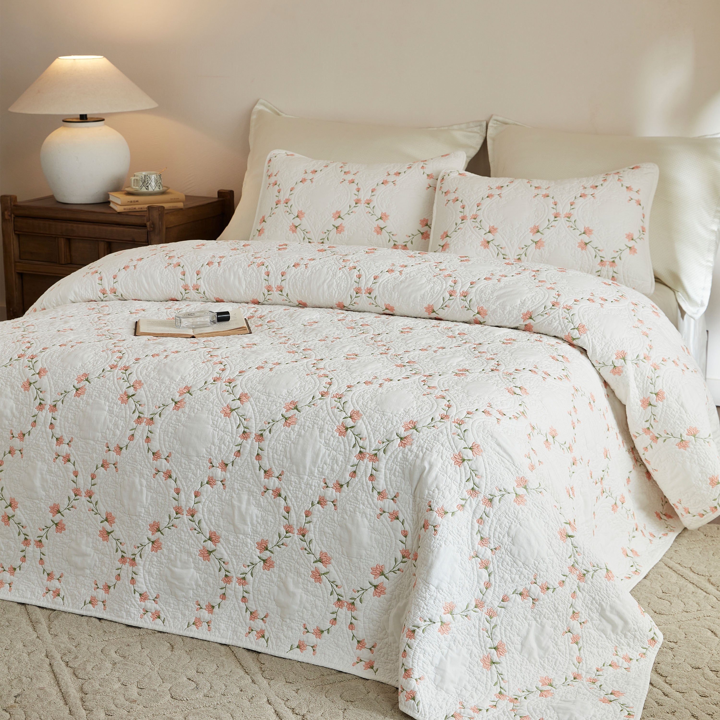 3 Piece 100% Cotton Embroidered Floral Quilt Set – Vintage Farmhouse Bedspread