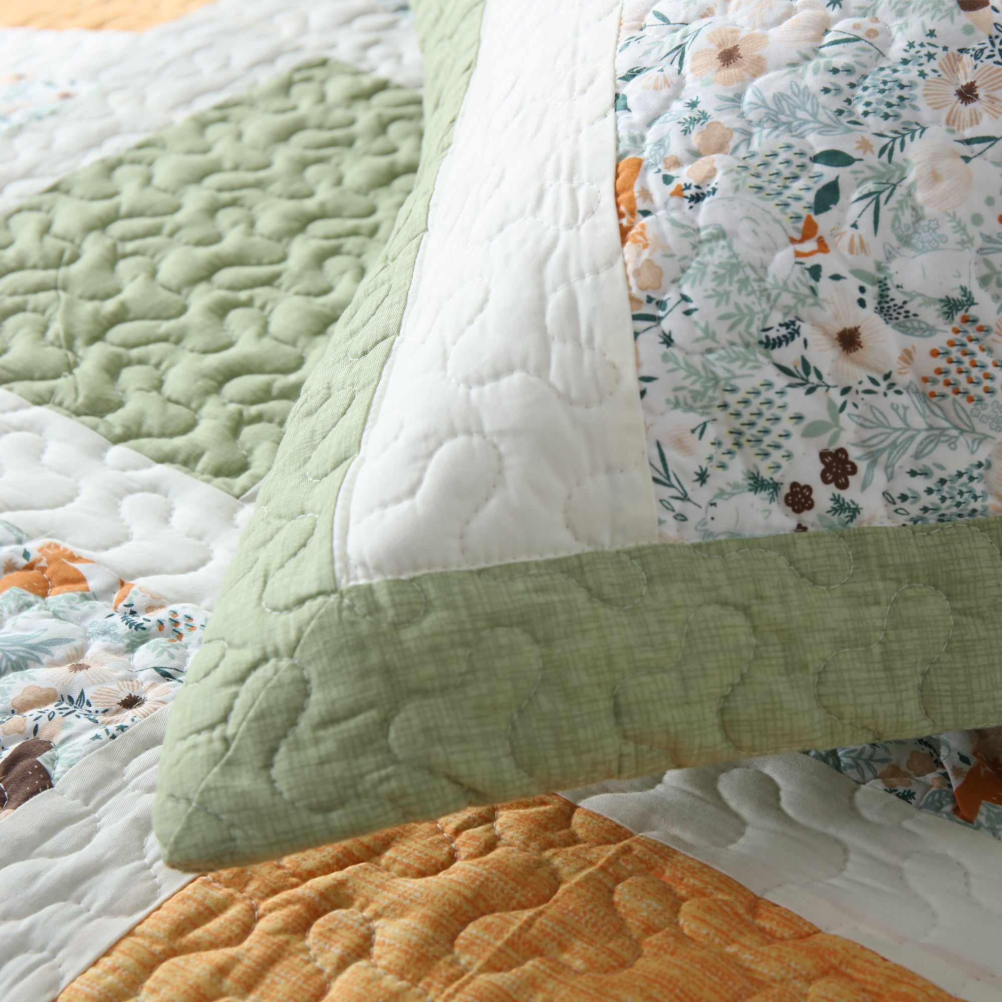 Handcrafted Christmas Patchwork Cotton Quilt Bedspread Set - 3-Piece Vintage Style Holiday Bedding PW103