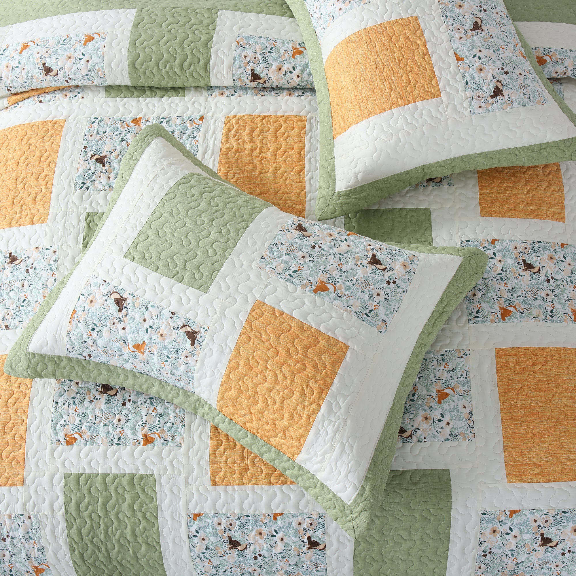 Handcrafted Christmas Patchwork Cotton Quilt Bedspread Set - 3-Piece Vintage Style Holiday Bedding PW103