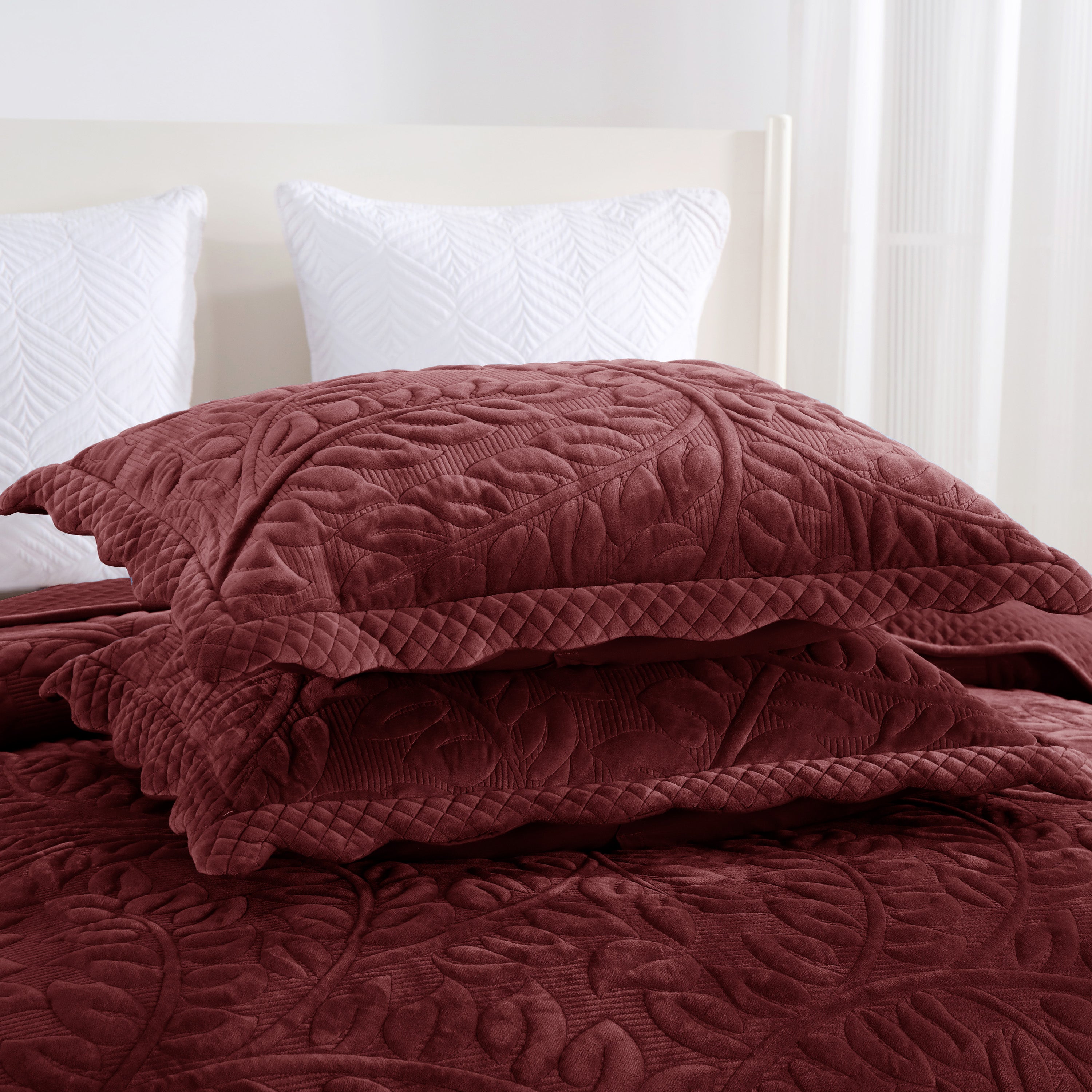 3 Piece Oversized Luxury Velvet Quilt Set Leaf Embroidered Bedspread
