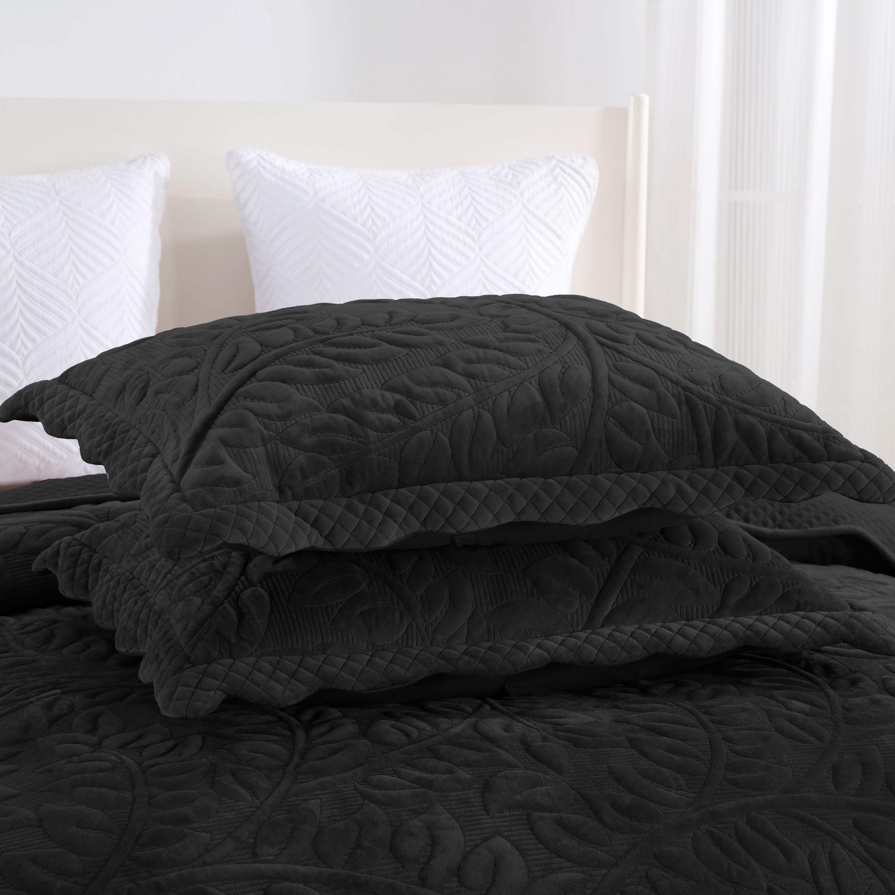 3 Piece Oversized Luxury Velvet Quilt Set Leaf Embroidered Bedspread