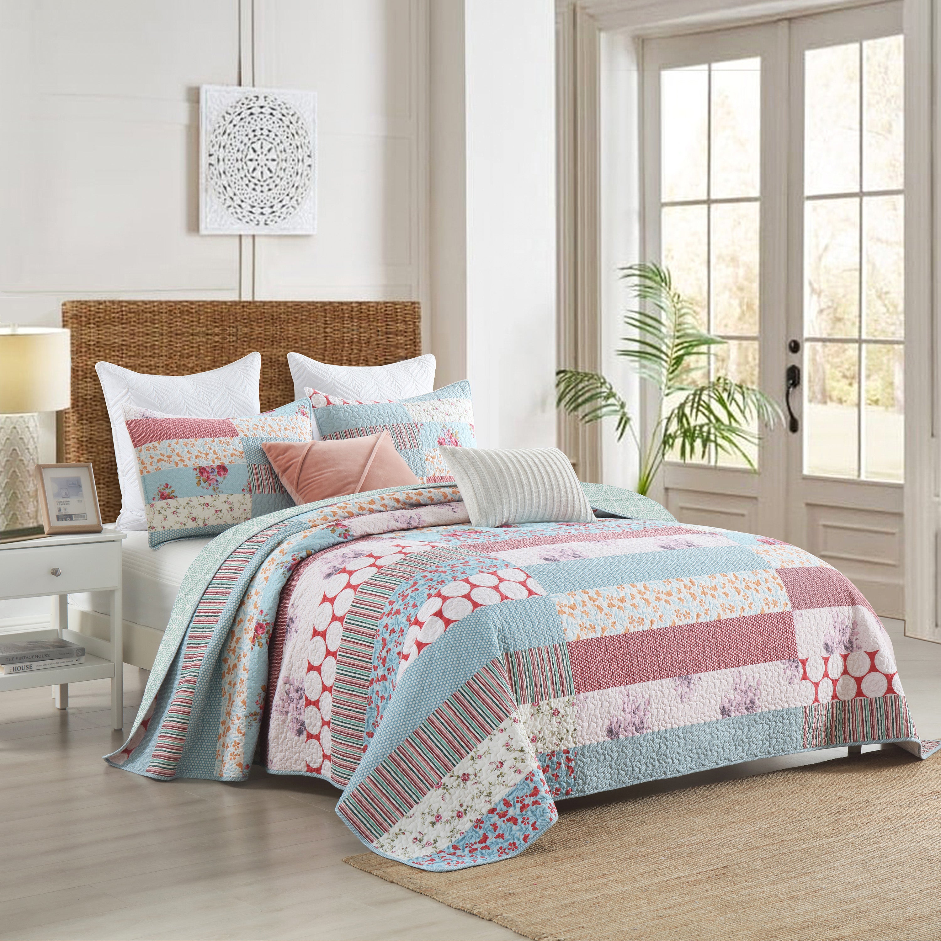 3 Piece Floral Patchwork Printed Quilt Bedspread Set BY331