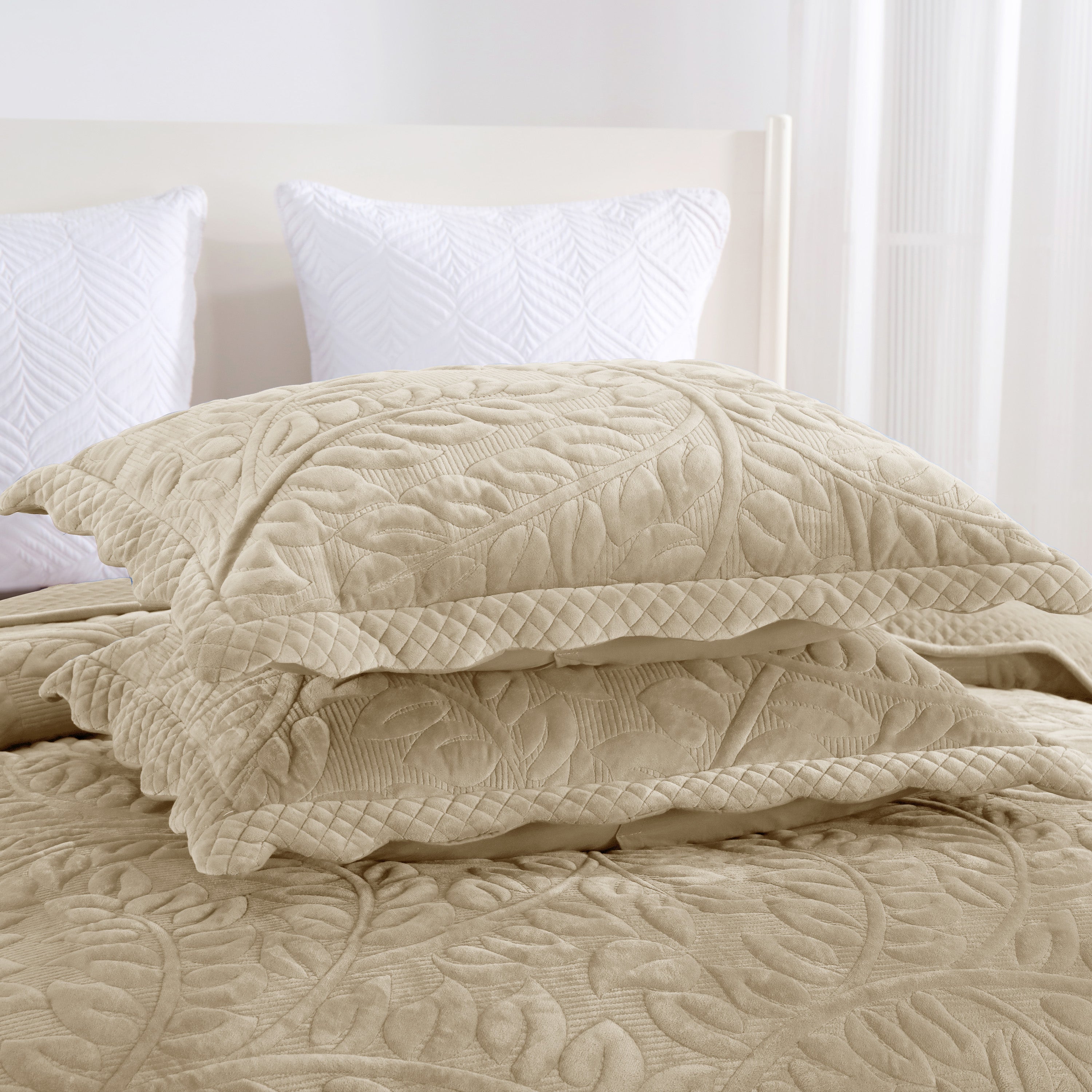 3 Piece Oversized Luxury Velvet Quilt Set Leaf Embroidered Bedspread