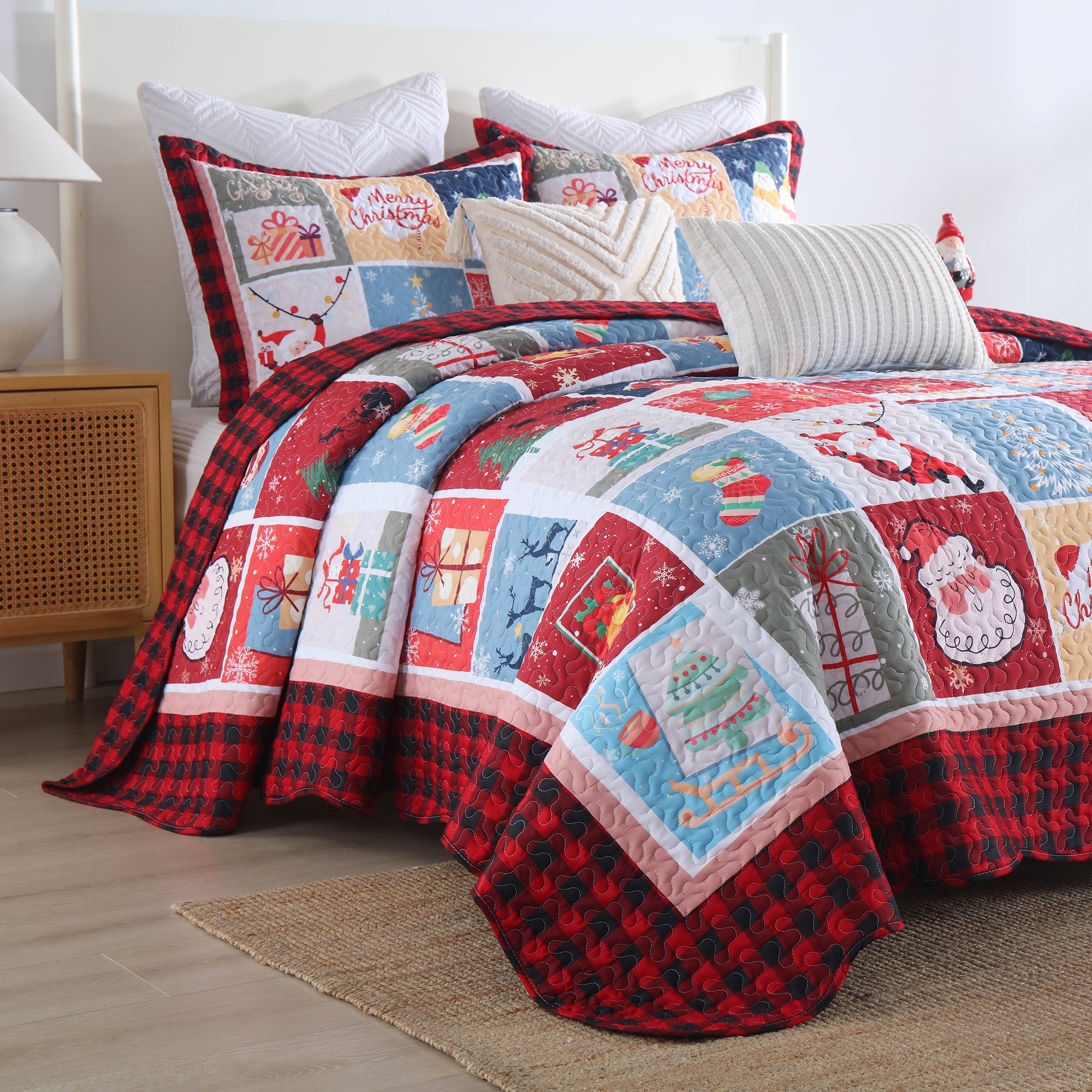 3 Piece Christmas Quilt Set, Santa Patchwork Plaid Bedspread C104