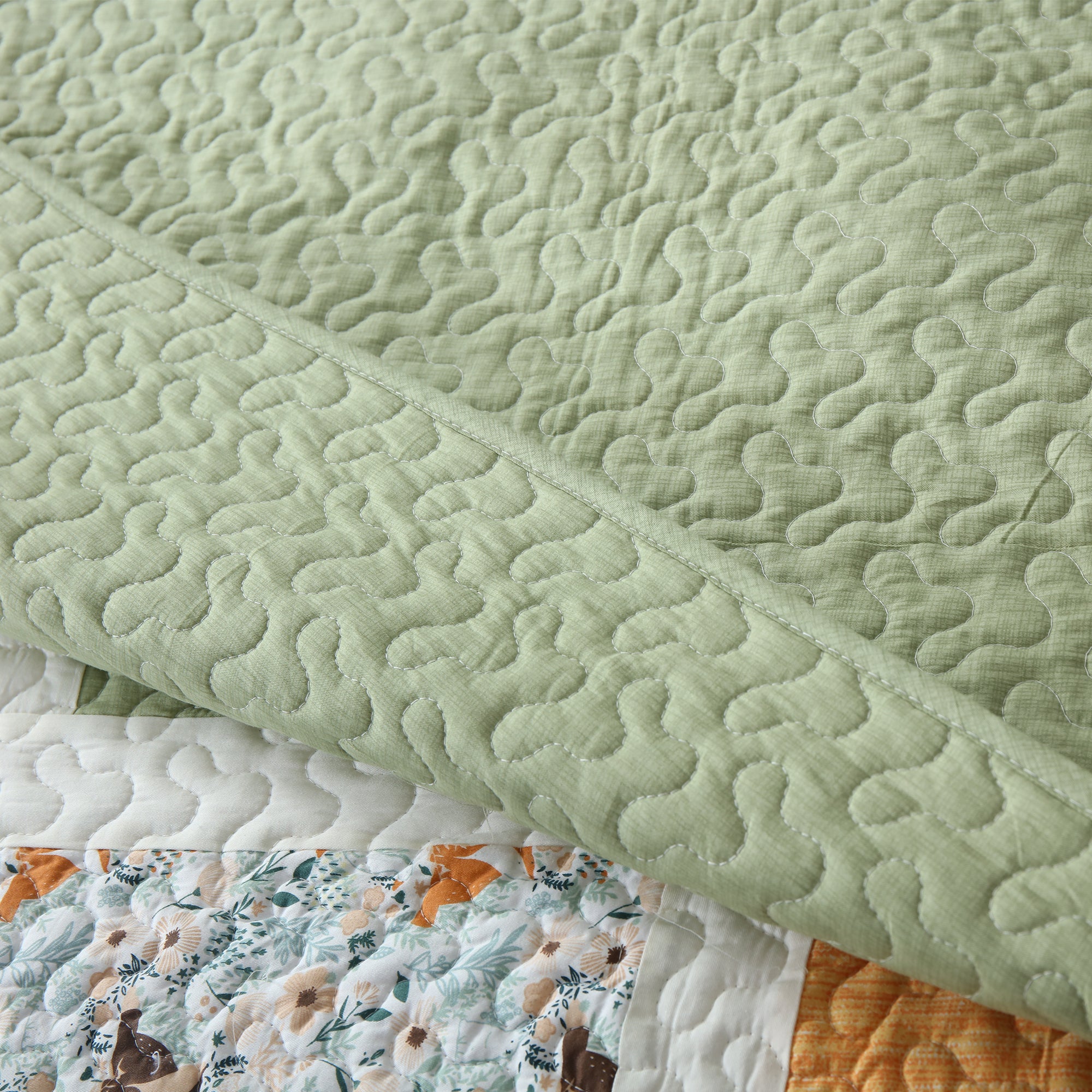 Handcrafted Christmas Patchwork Cotton Quilt Bedspread Set - 3-Piece Vintage Style Holiday Bedding PW103