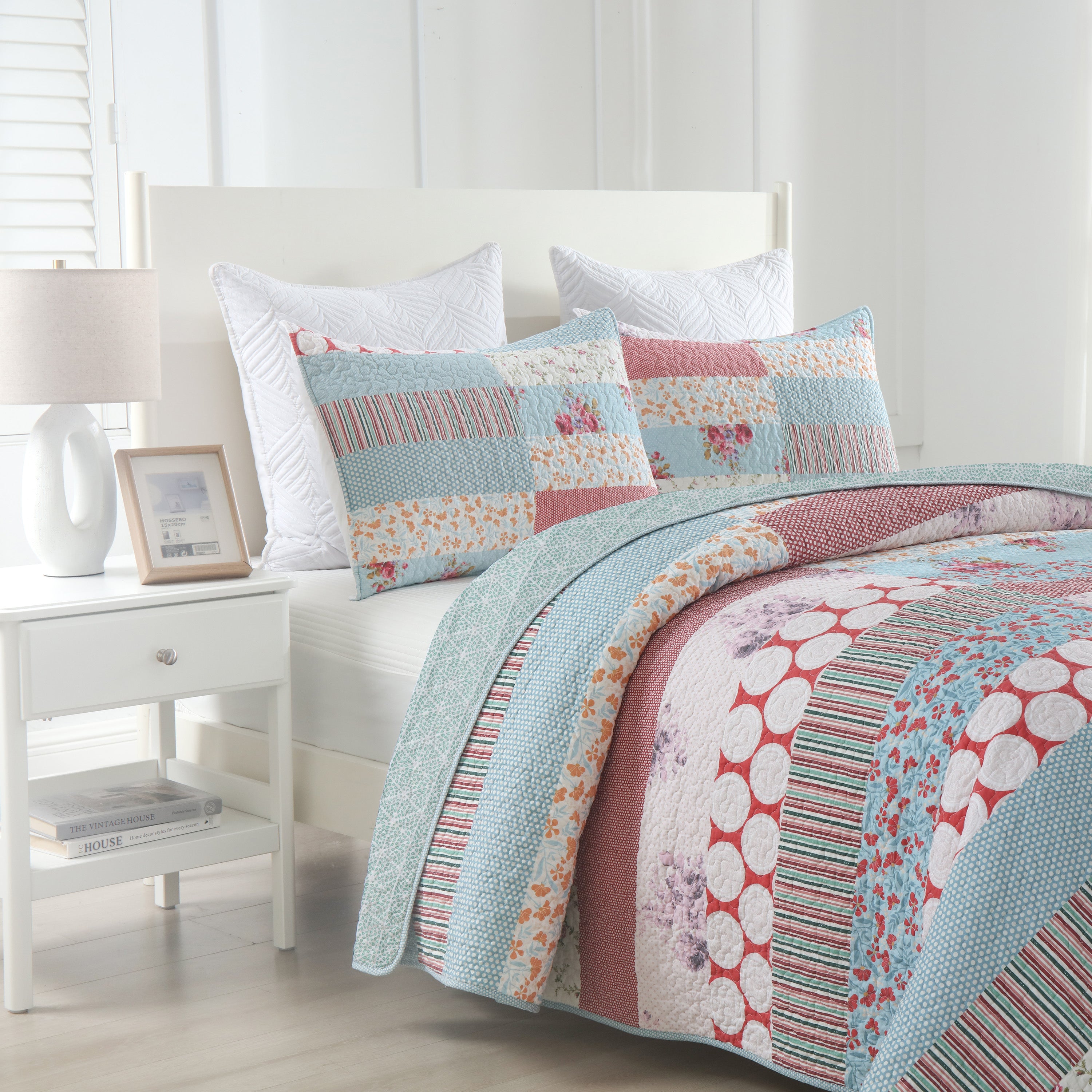 3 Piece Floral Patchwork Printed Quilt Bedspread Set BY331