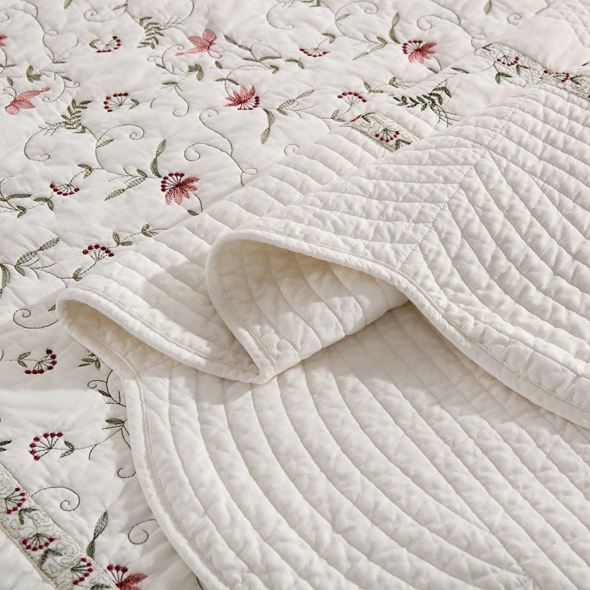 3 Piece Oversized 100% Cotton Embroidered Floral Quilt Bedspread Set TC13500