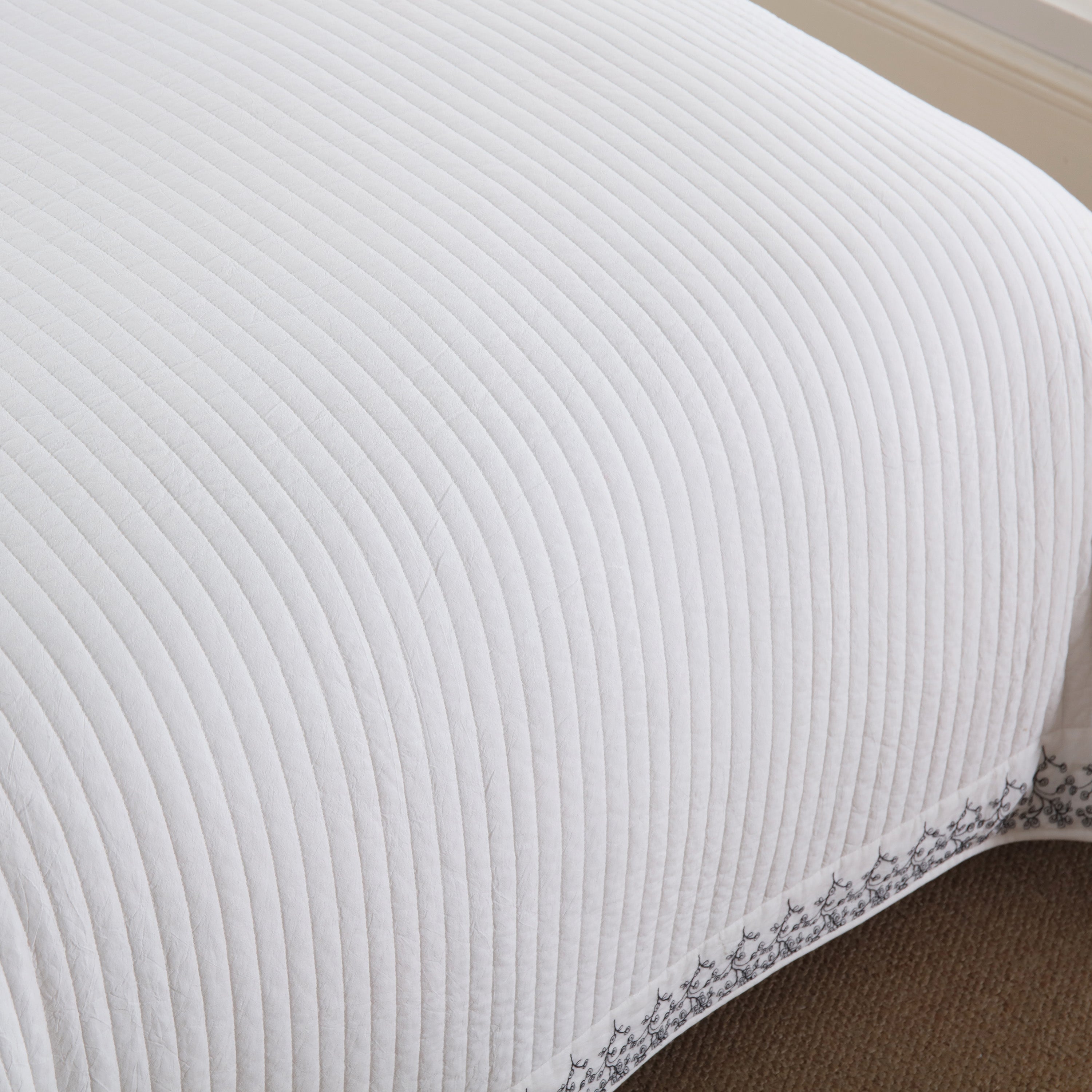 3 Piece 100% Cotton White Striped Embroidered Quilt Bedspread Set TC134