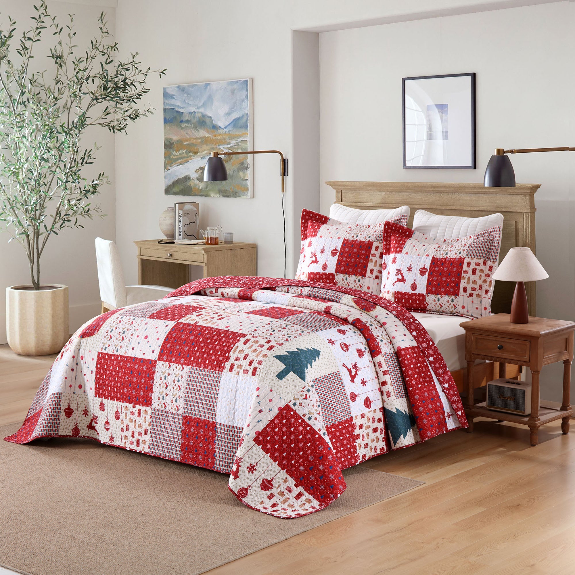 3 Piece Reversible Christmas Holiday Patchwork Quilt Bedspread Set BY216