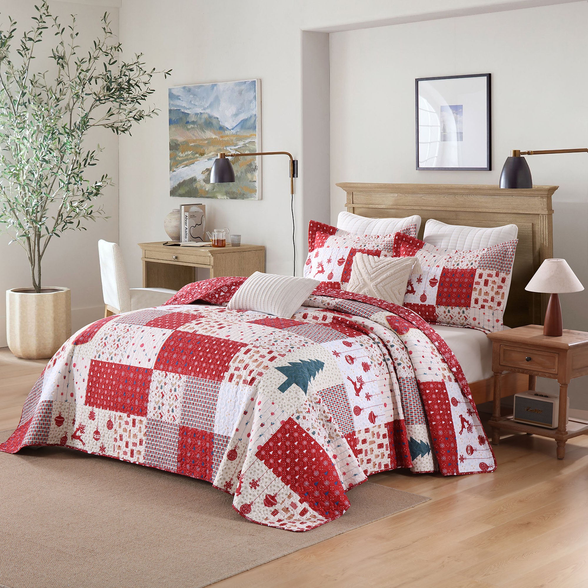 3 Piece Reversible Christmas Holiday Patchwork Quilt Bedspread Set BY216