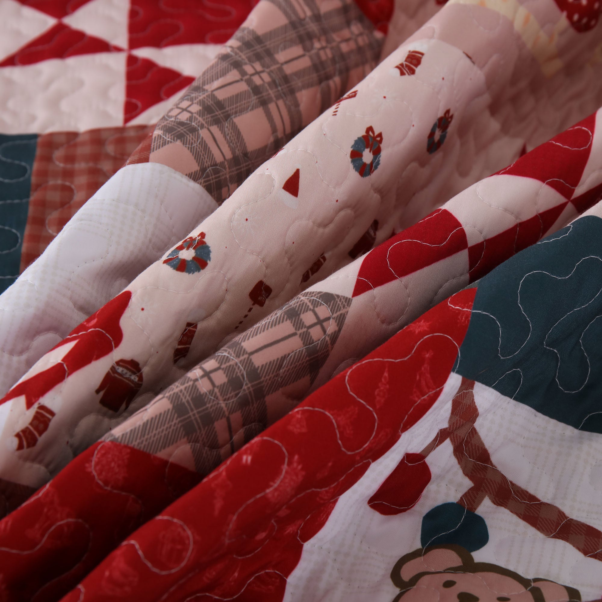 3 Piece Reversible Polyester Vintage Christmas Patchwork Quilt Set Holiday Bedspread BY220