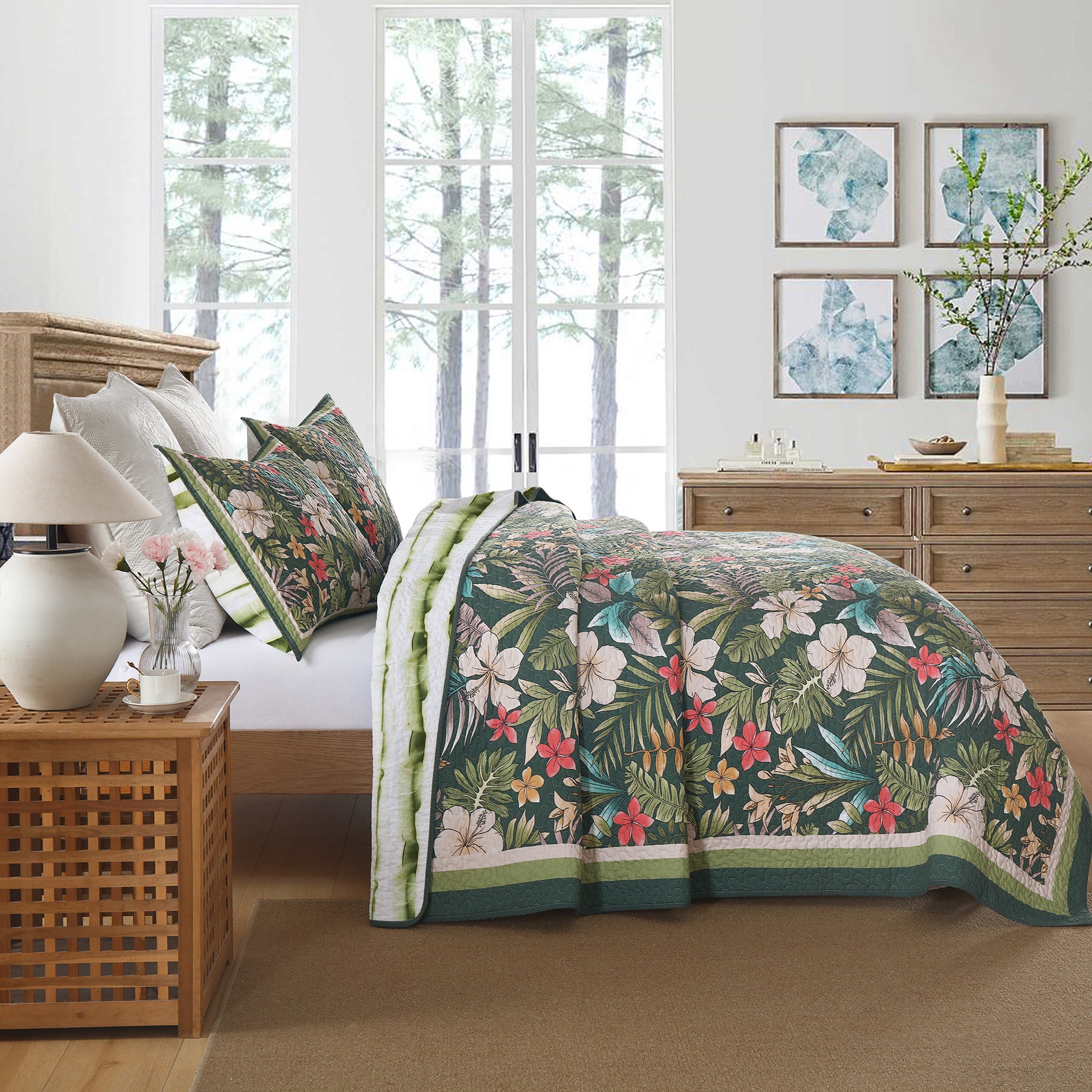 3 Piece Lightweight Polyester Tropical Leaf and Flower Quilt Bedspread Set BY223