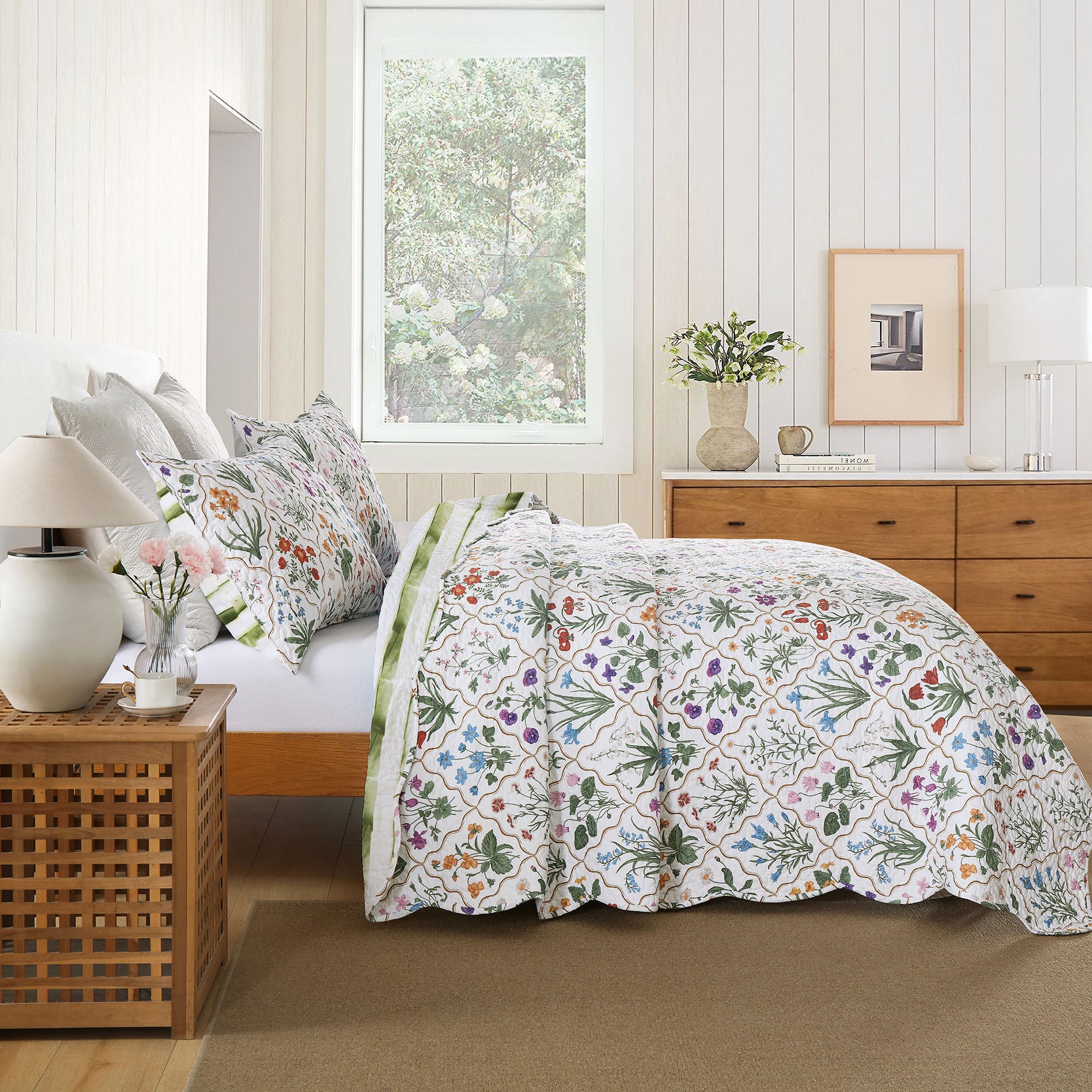 3 Piece Soft Polyester Floral Quilt Set - Botanical Print Quilted Bedspread