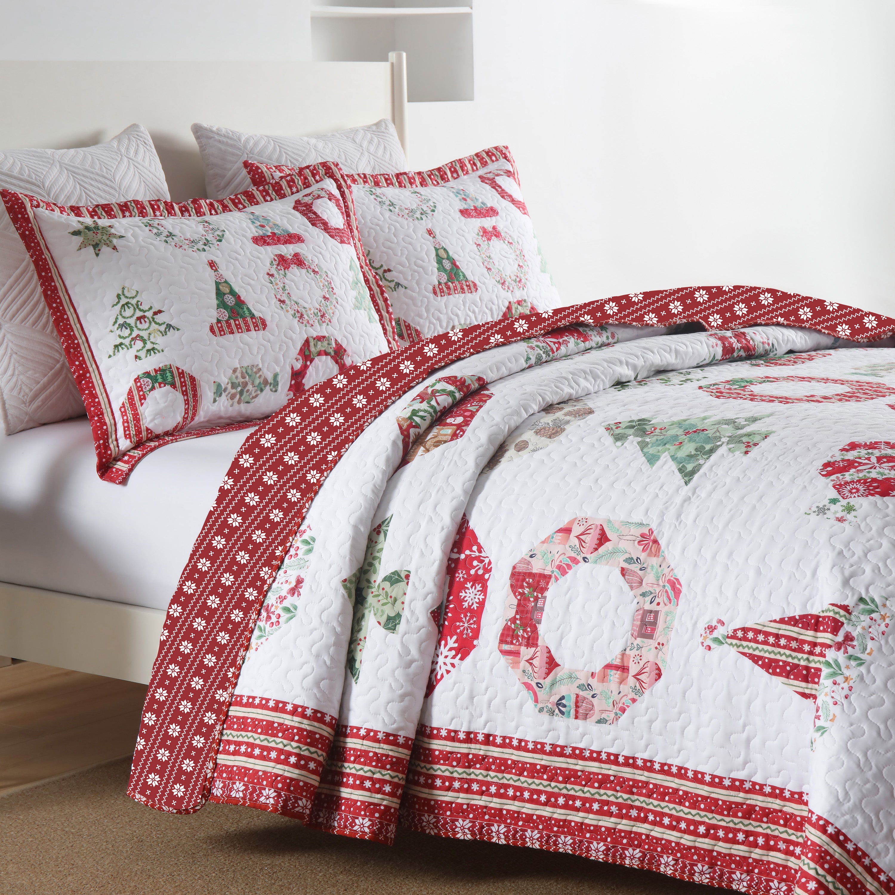 3 Piece Christmas Quilt Set Holiday Candy Print Bedspread