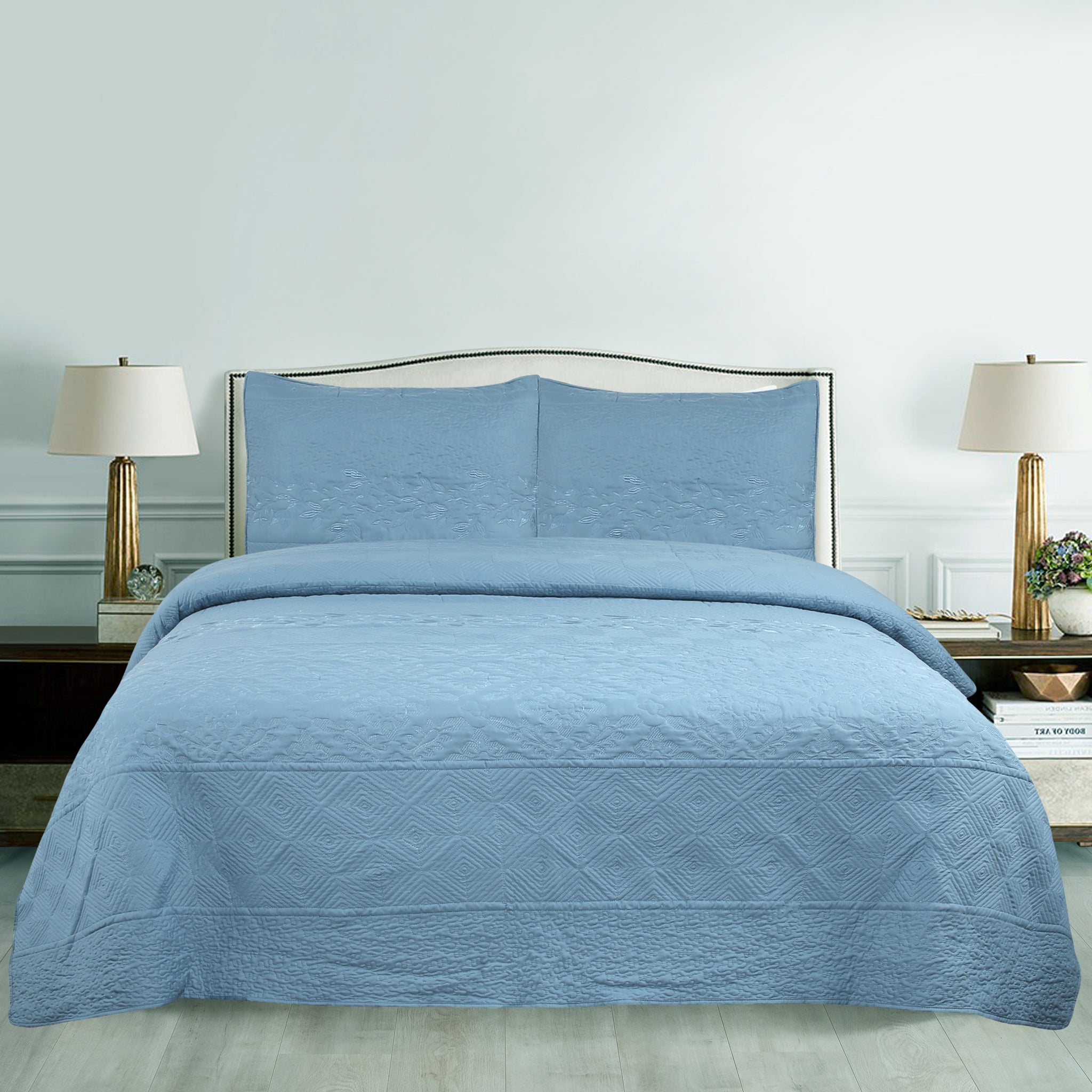 3-Piece Embroidered Quilt Set – Elegant Bedspread with Textured Floral & Geometric Patterns