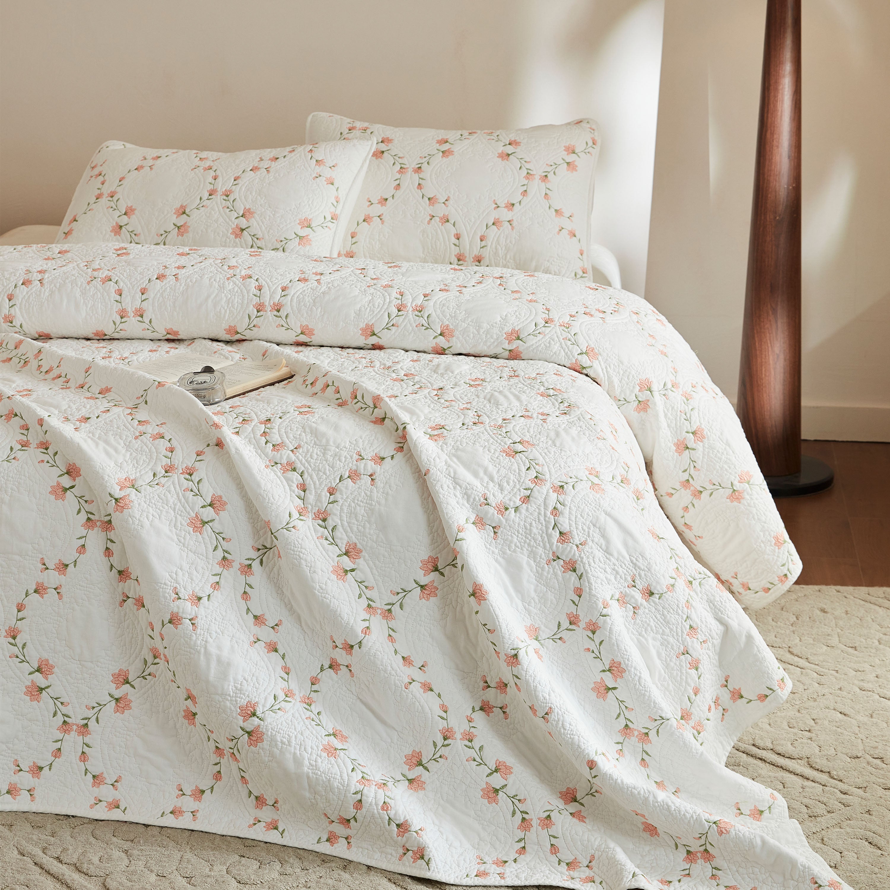 3 Piece 100% Cotton Embroidered Floral Quilt Set – Vintage Farmhouse Bedspread