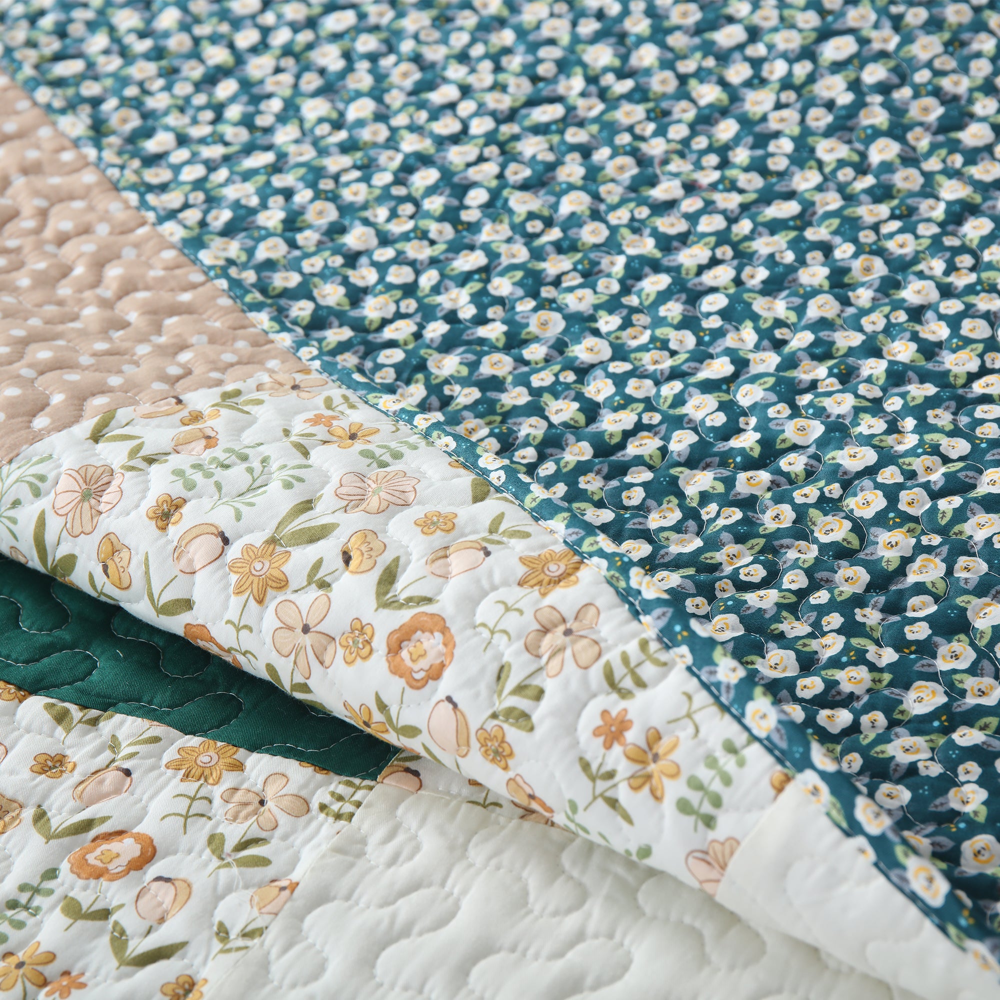 Handcrafted Patchwork Cotton Quilt Bedspread Set - 3-Piece Vintage Style Holiday Bedding PW102