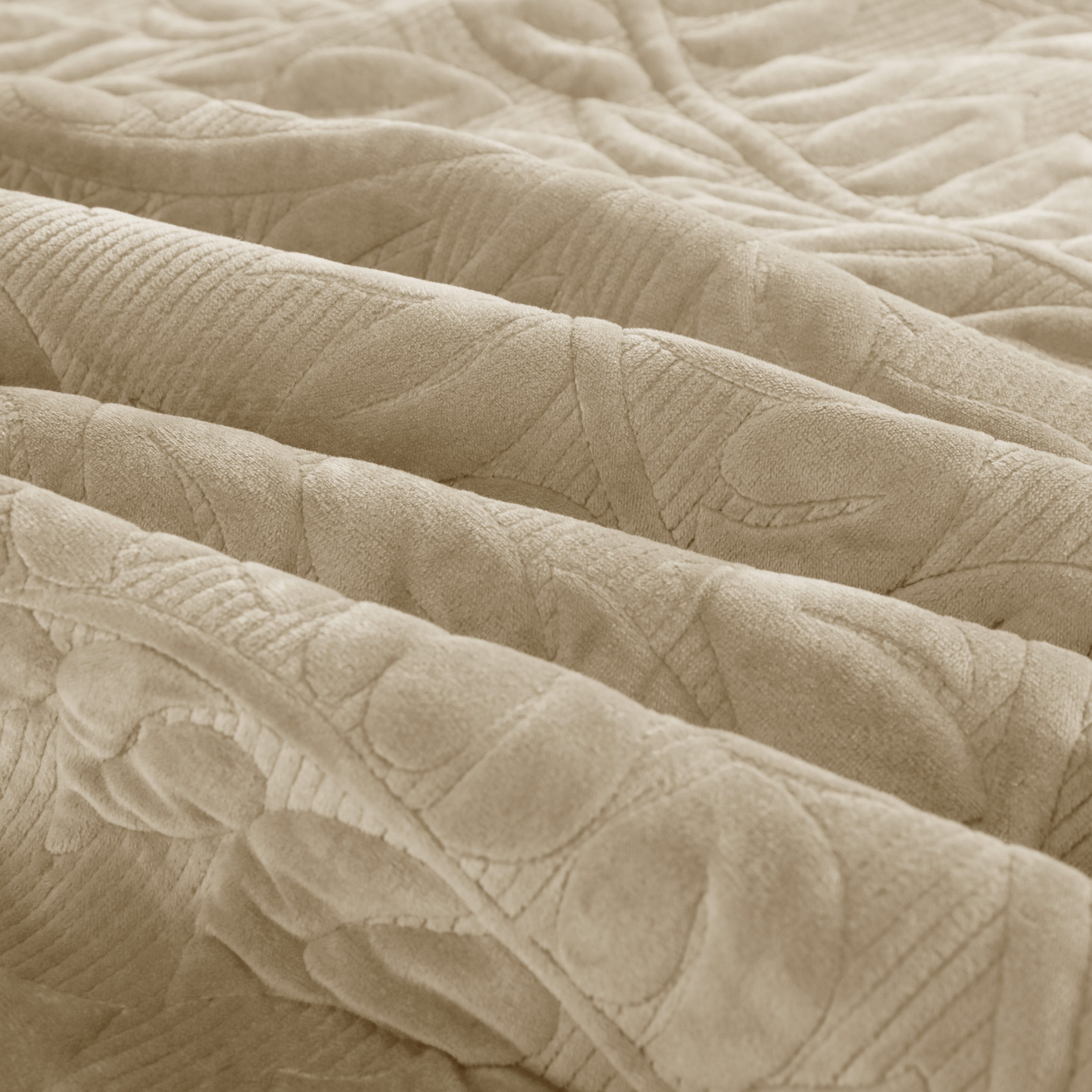 3 Piece Oversized Luxury Velvet Quilt Set Leaf Embroidered Bedspread