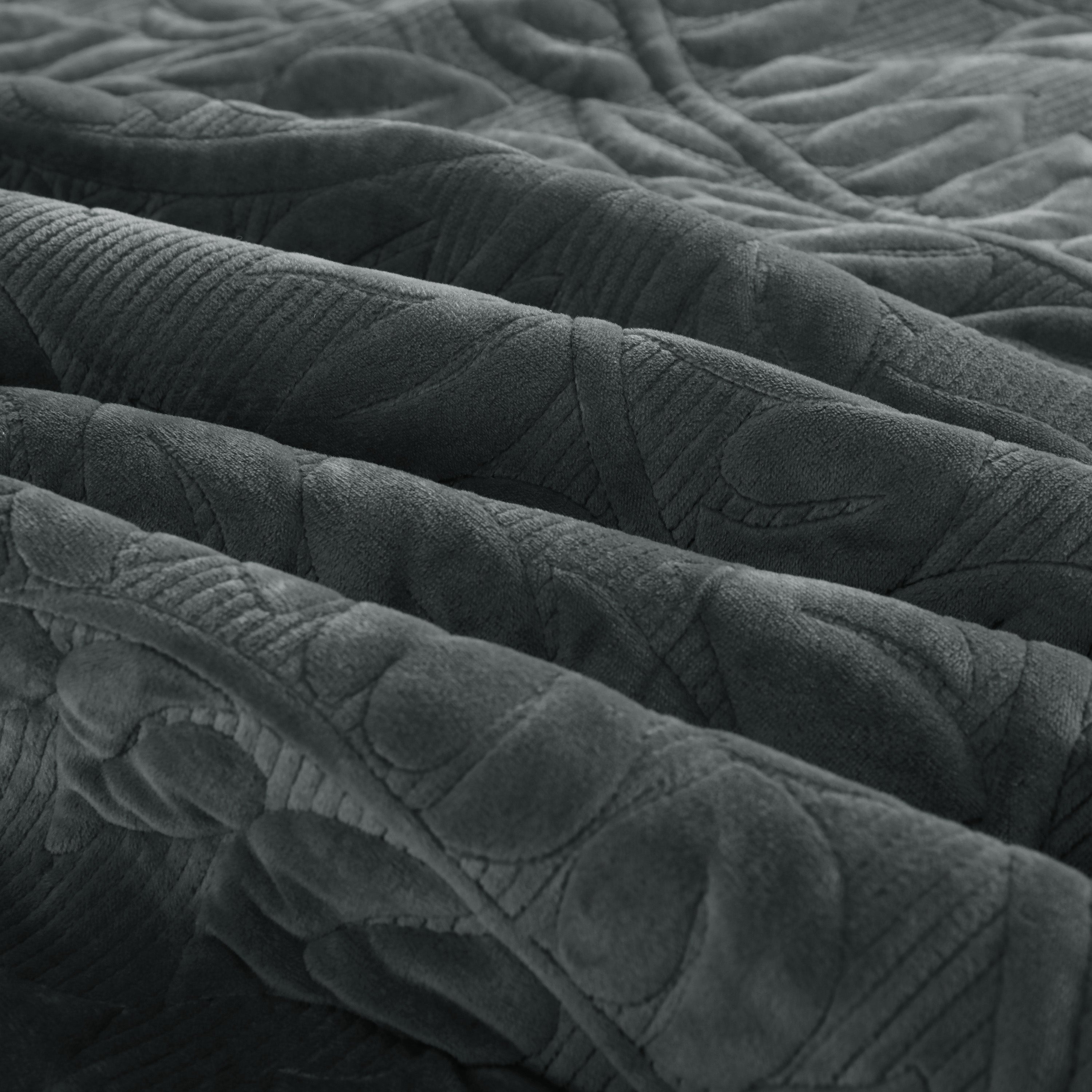 3 Piece Oversized Luxury Velvet Quilt Set Leaf Embroidered Bedspread