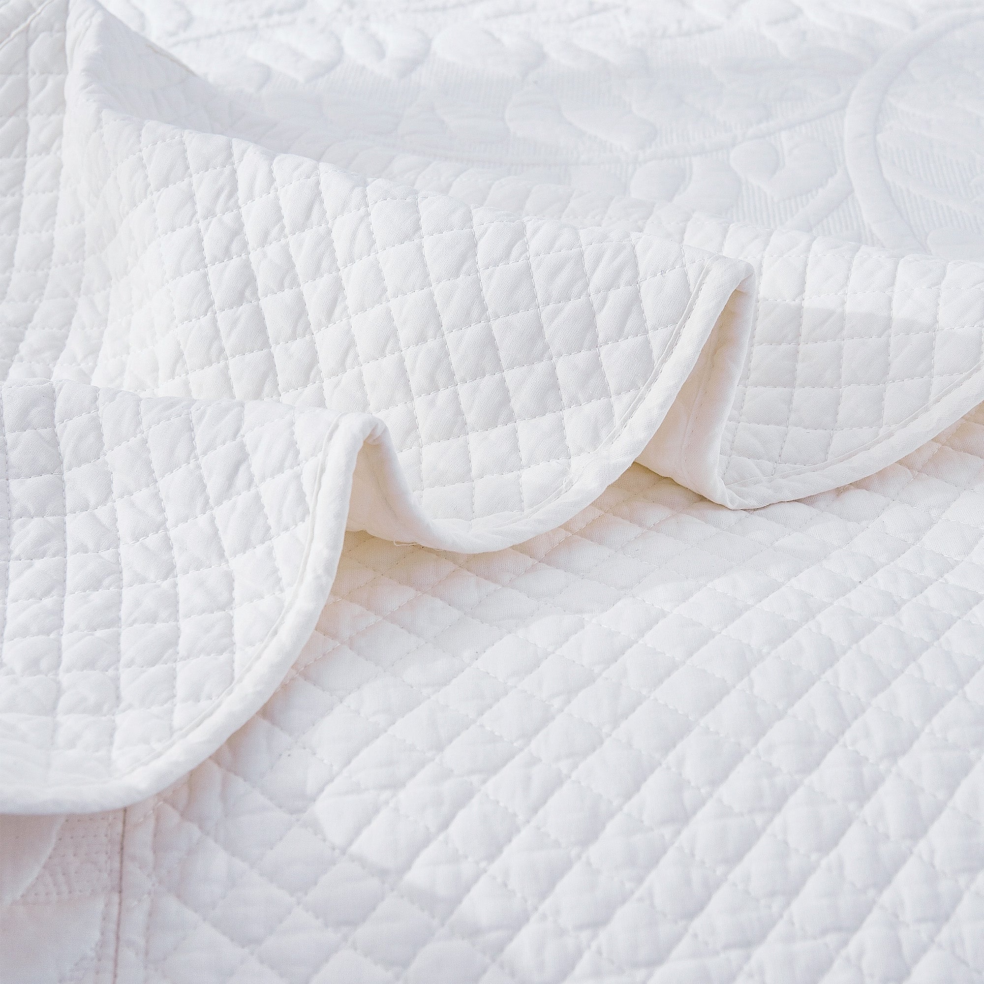 3 Piece 100% Cotton Embroidered Quilt Set – Botanical Farmhouse Bedspread