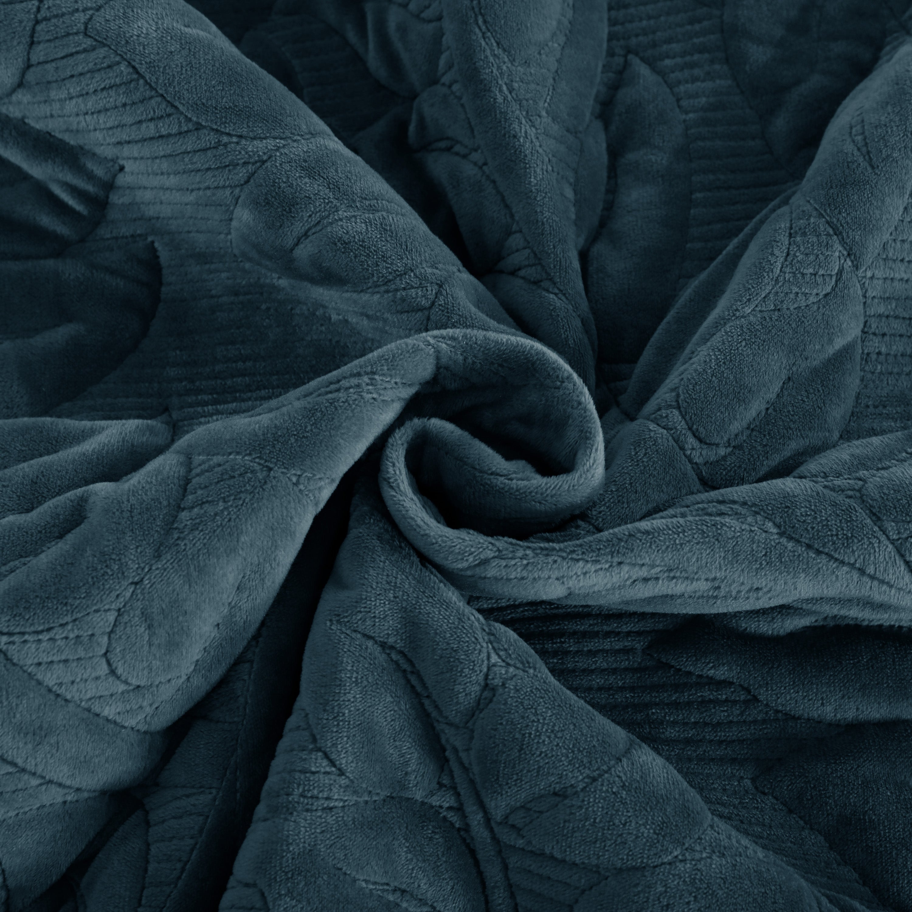 3 Piece Oversized Luxury Velvet Quilt Set Leaf Embroidered Bedspread