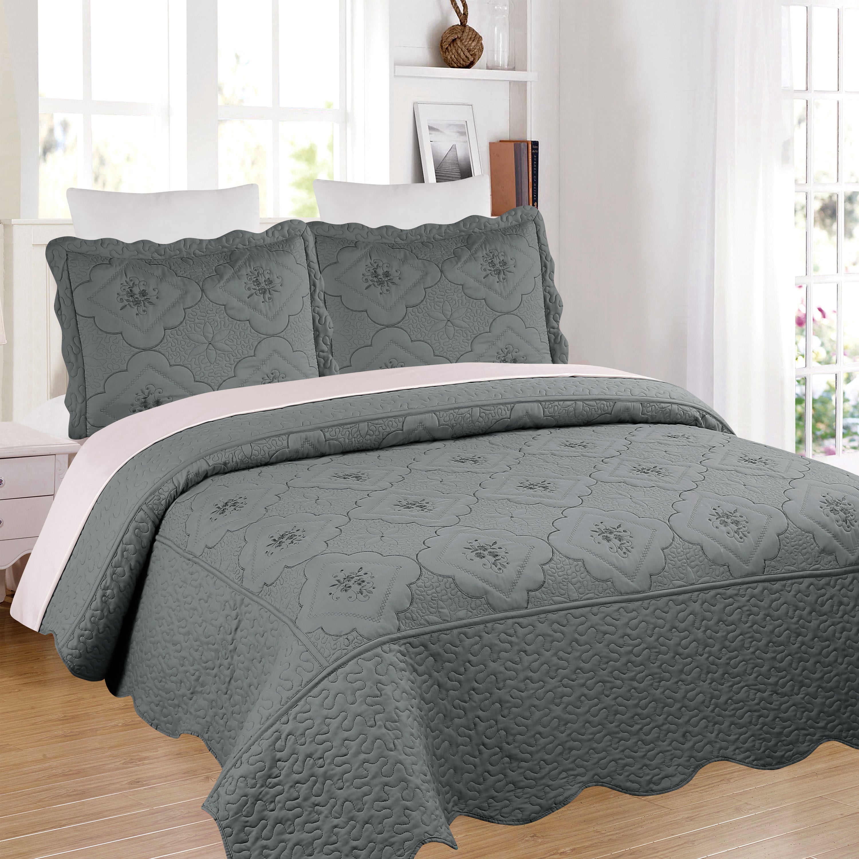 3 Piece Floral Embroidered Quilted Bedspread Set