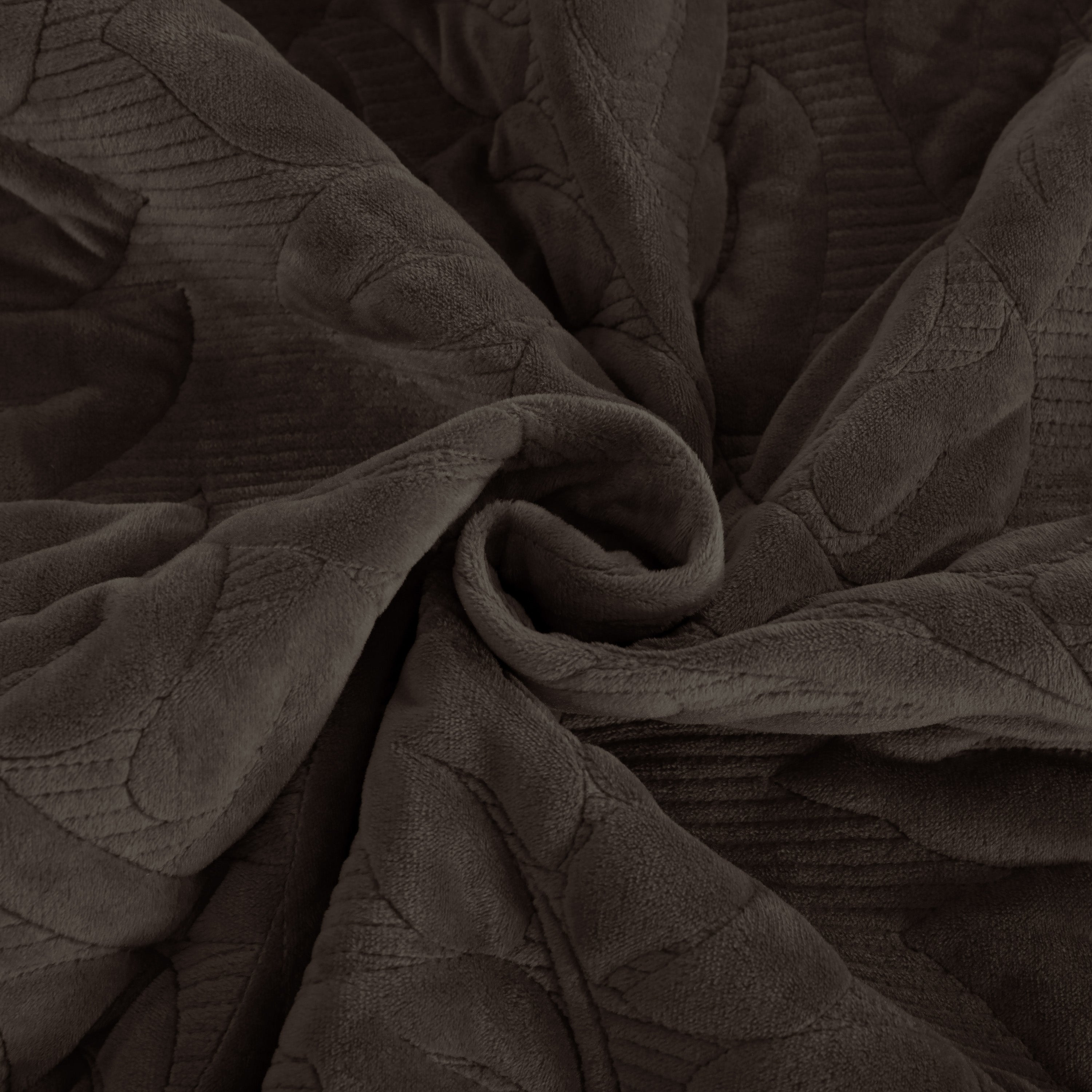 3 Piece Oversized Luxury Velvet Quilt Set Leaf Embroidered Bedspread