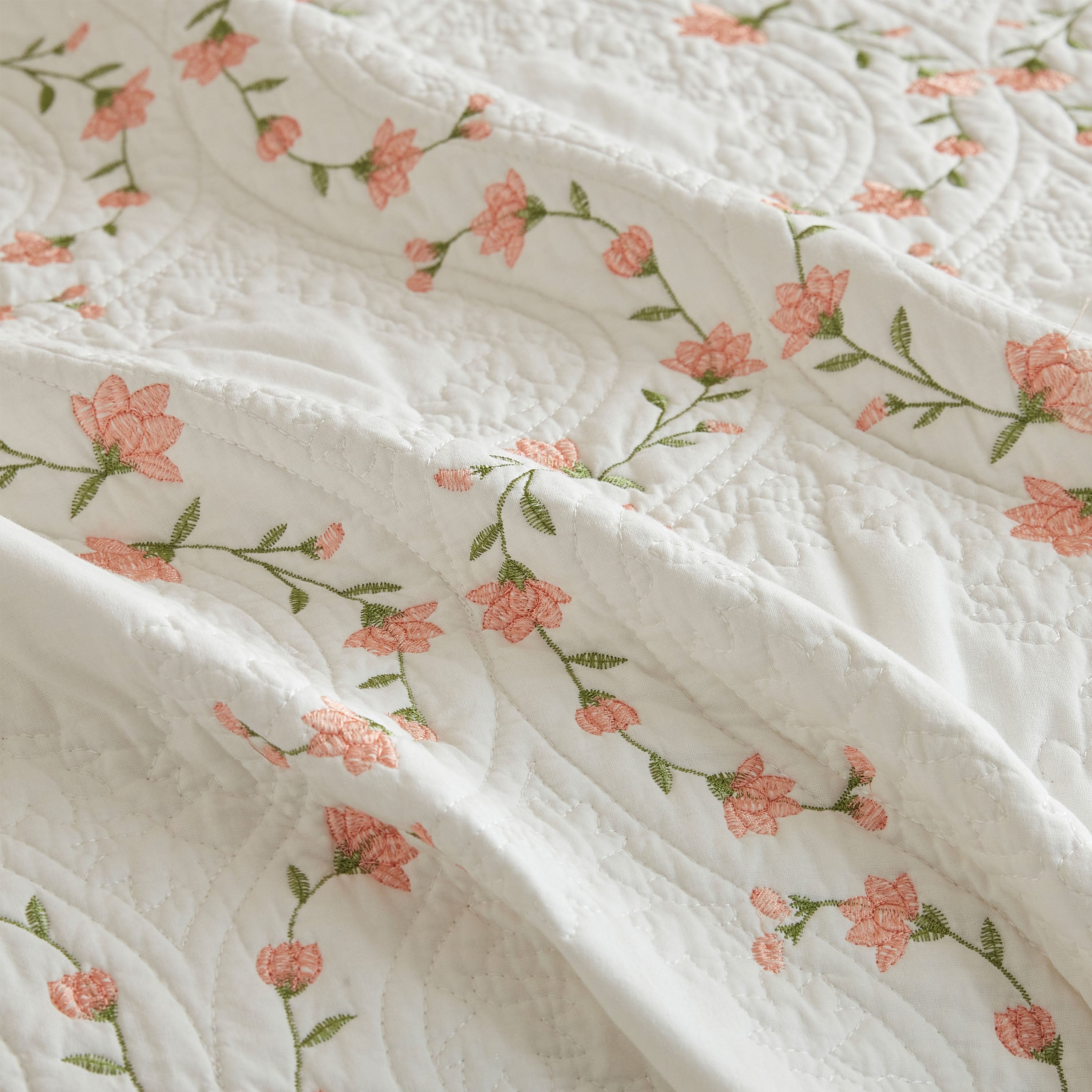 3 Piece 100% Cotton Embroidered Floral Quilt Set – Vintage Farmhouse Bedspread