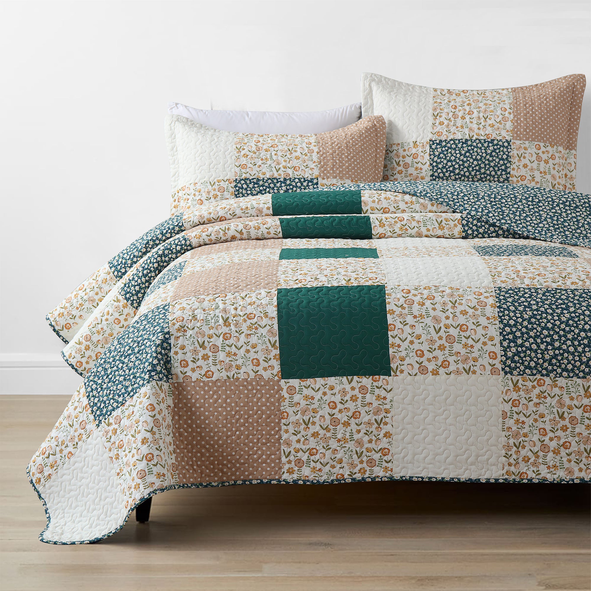 Handcrafted Patchwork Cotton Quilt Bedspread Set - 3-Piece Vintage Style Holiday Bedding PW102