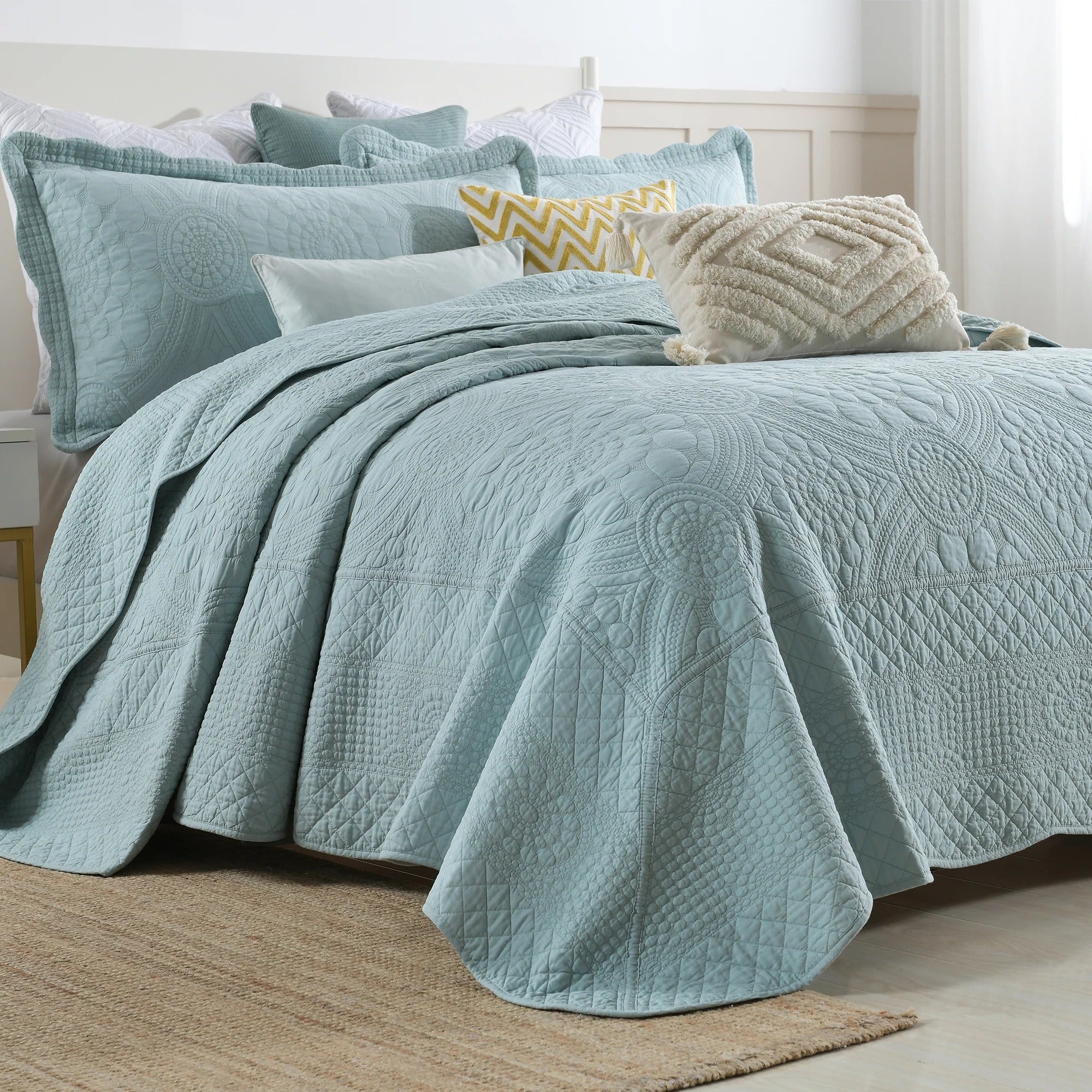 3 Pcs 100% Cotton Embroidered Quilt Bedspread Set, Queen & King Sizes