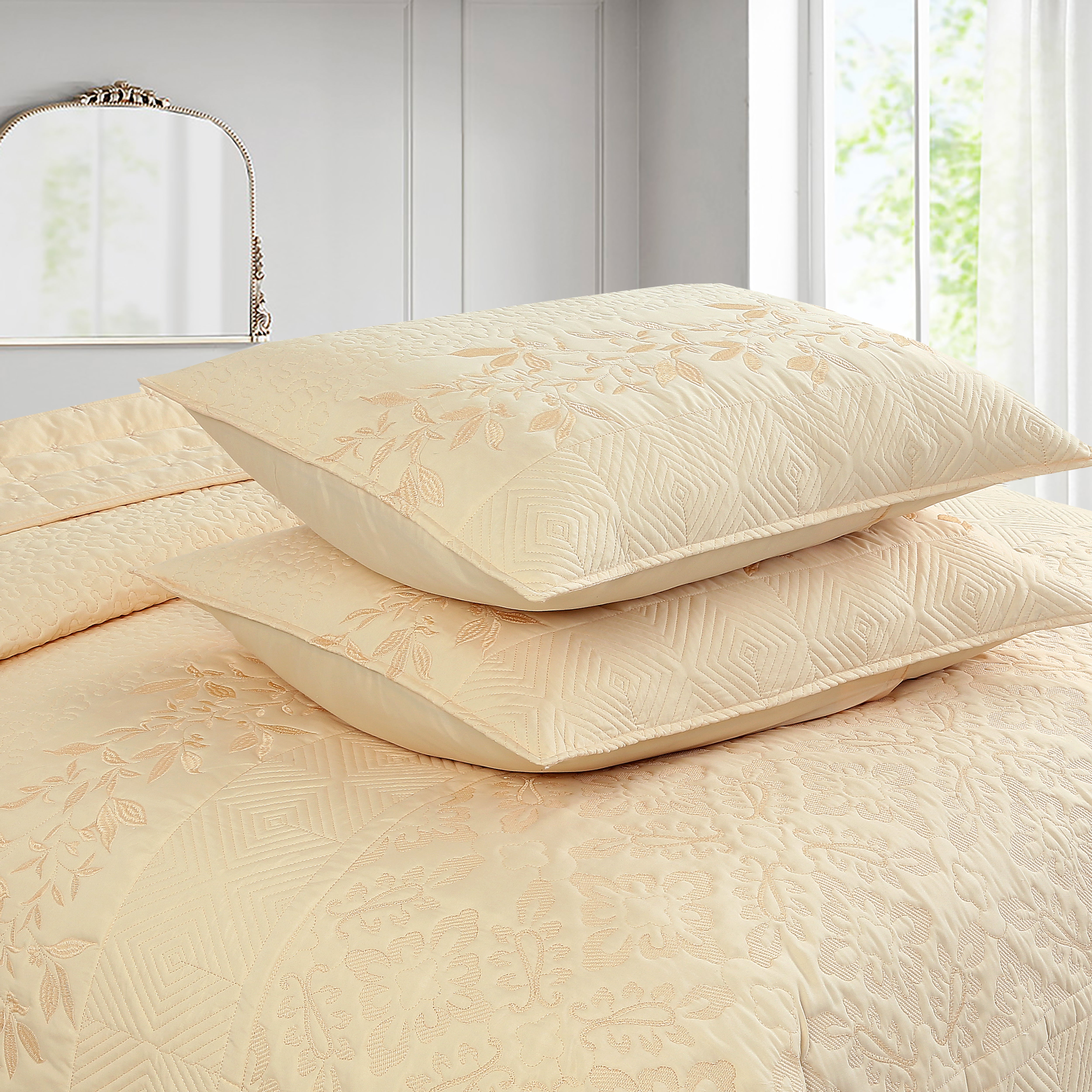 3 Piece Elegant Embroidered Quilt Set – Farmhouse Bedspread ME17