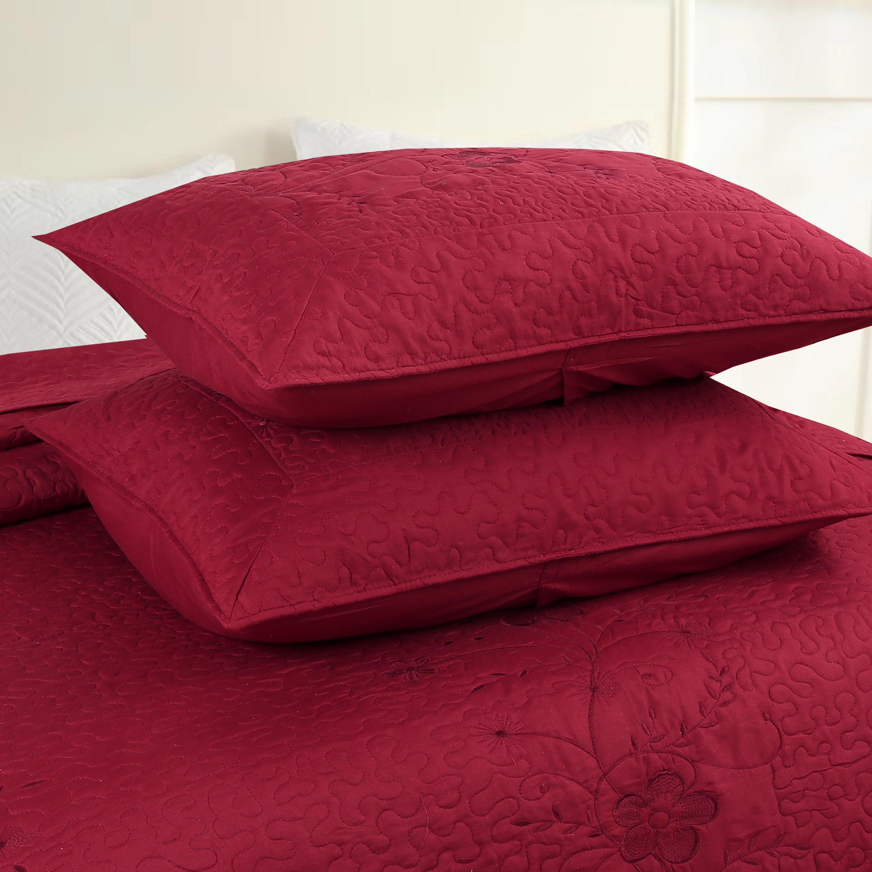 3 Piece Queen Size Embroidered Floral Quilt Bedspread Set