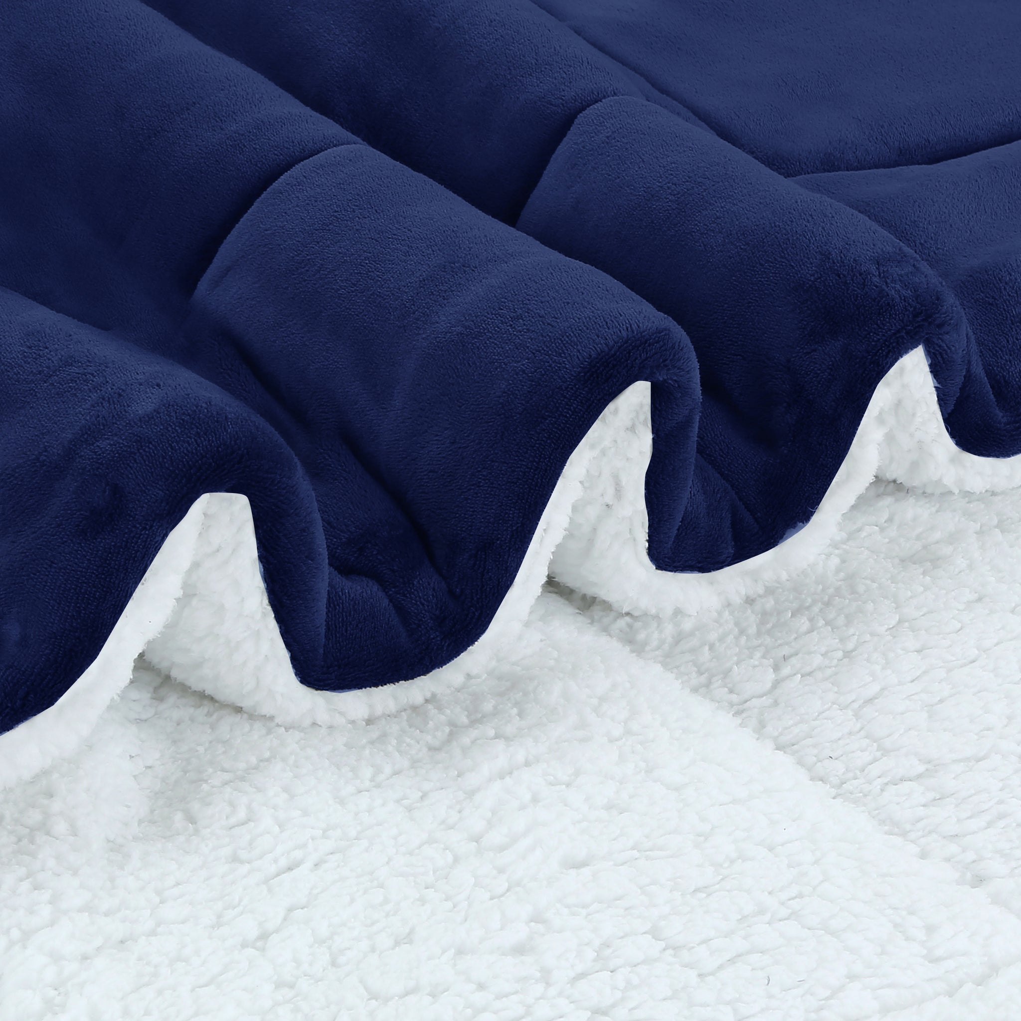 Soft Micromink Sherpa Comforter Set, 3-Piece Comforter Set – Fluffy Ultra Cozy, Warm, and Plush Reversible Comforter with 2 Pillowcase, Queen/King Size