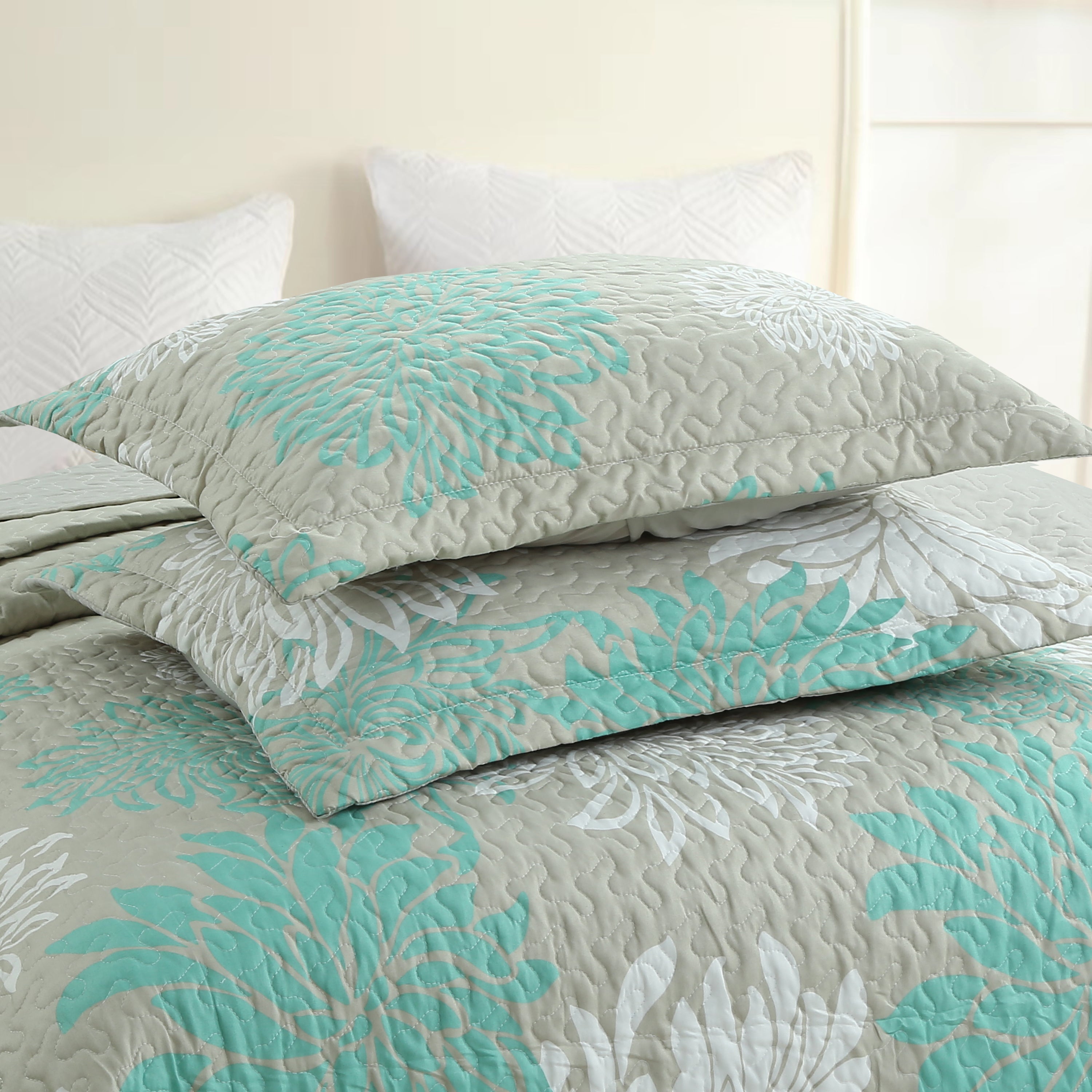 3 Piece Printed Leaf Lightweight Quilt Bedspread Set ME510