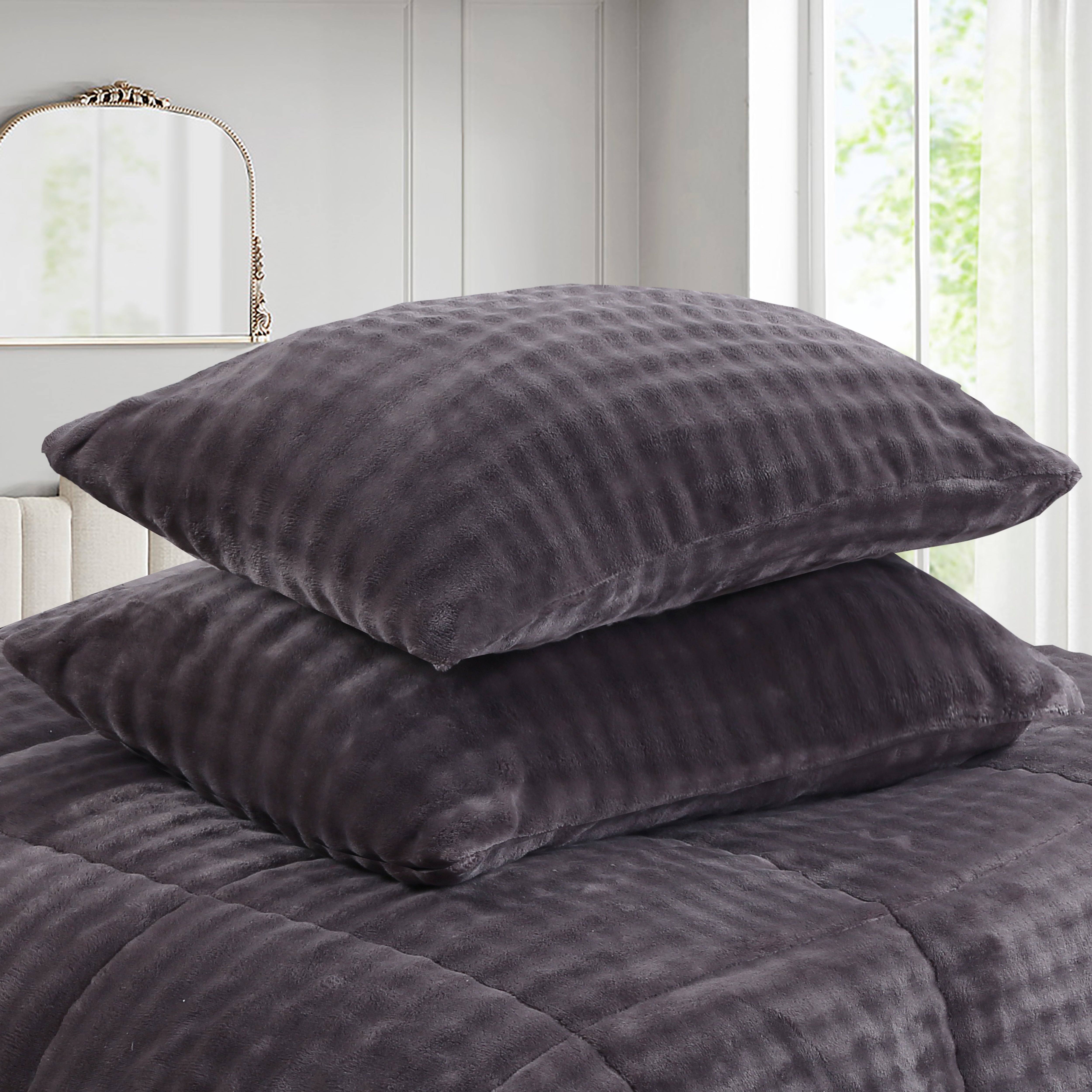 3 Piece Plush Flannel Comforter Set – Soft Bubble Velvet