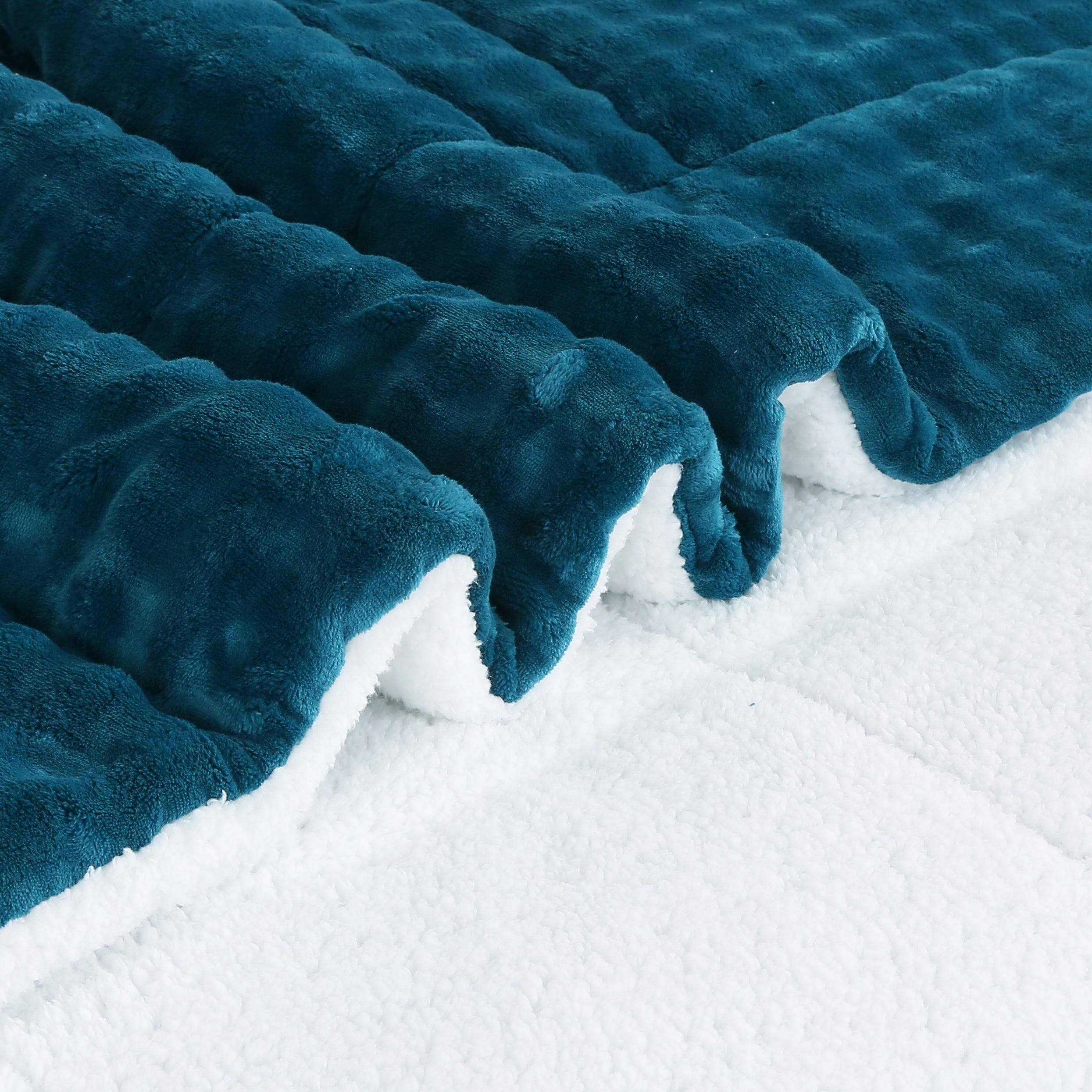 3 Piece Plush Flannel Comforter Set – Soft Bubble Velvet