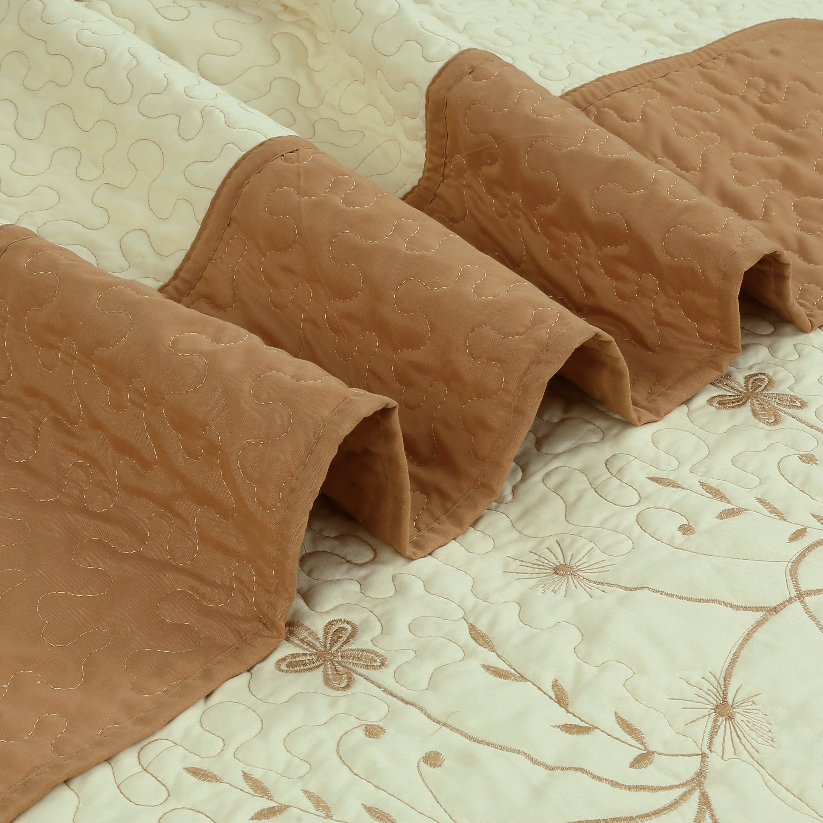 3 Piece Queen Size Embroidered Floral Quilt Bedspread Set