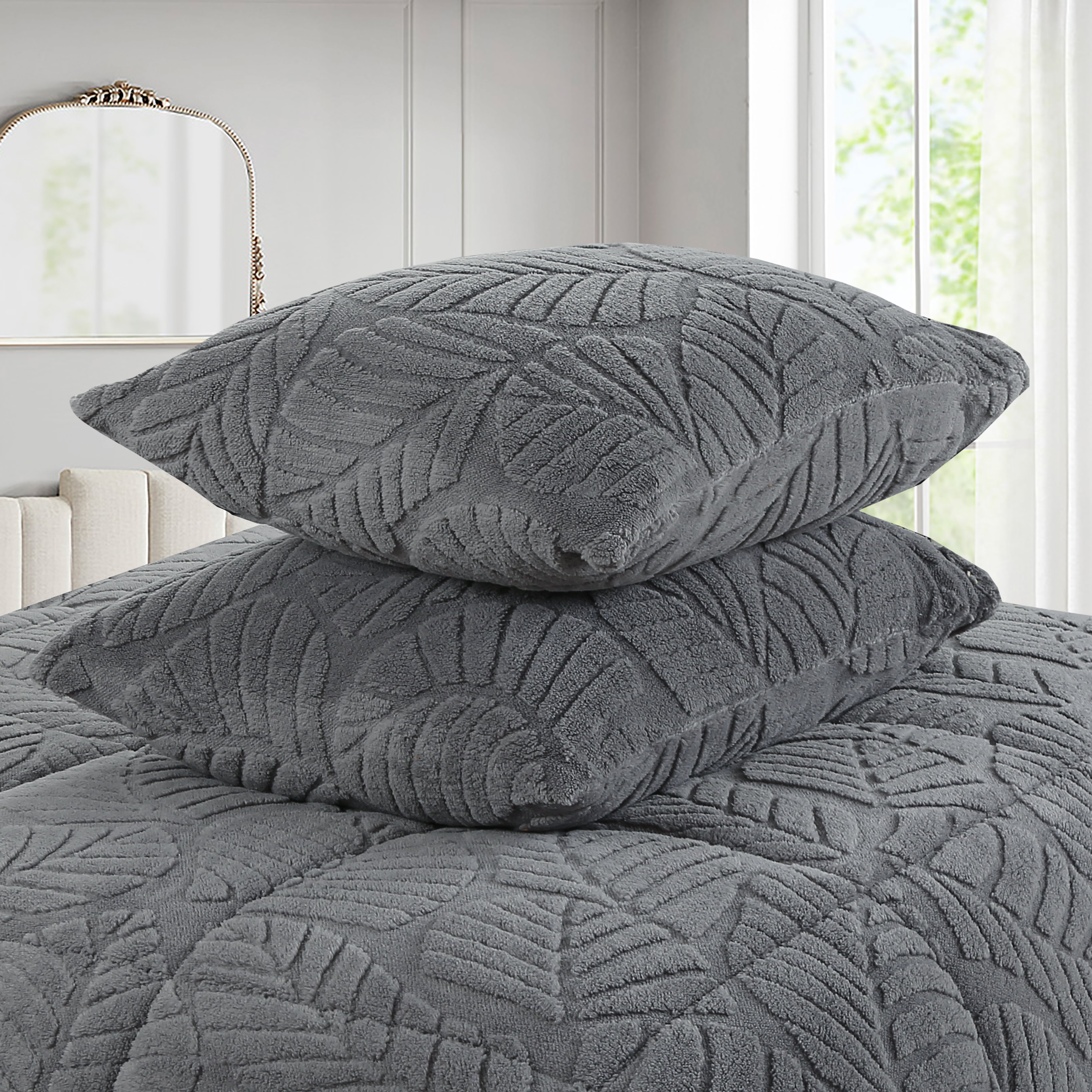 Soft 3 Piece Leaf Pattern Jacquard Plush Comforter Set MEL