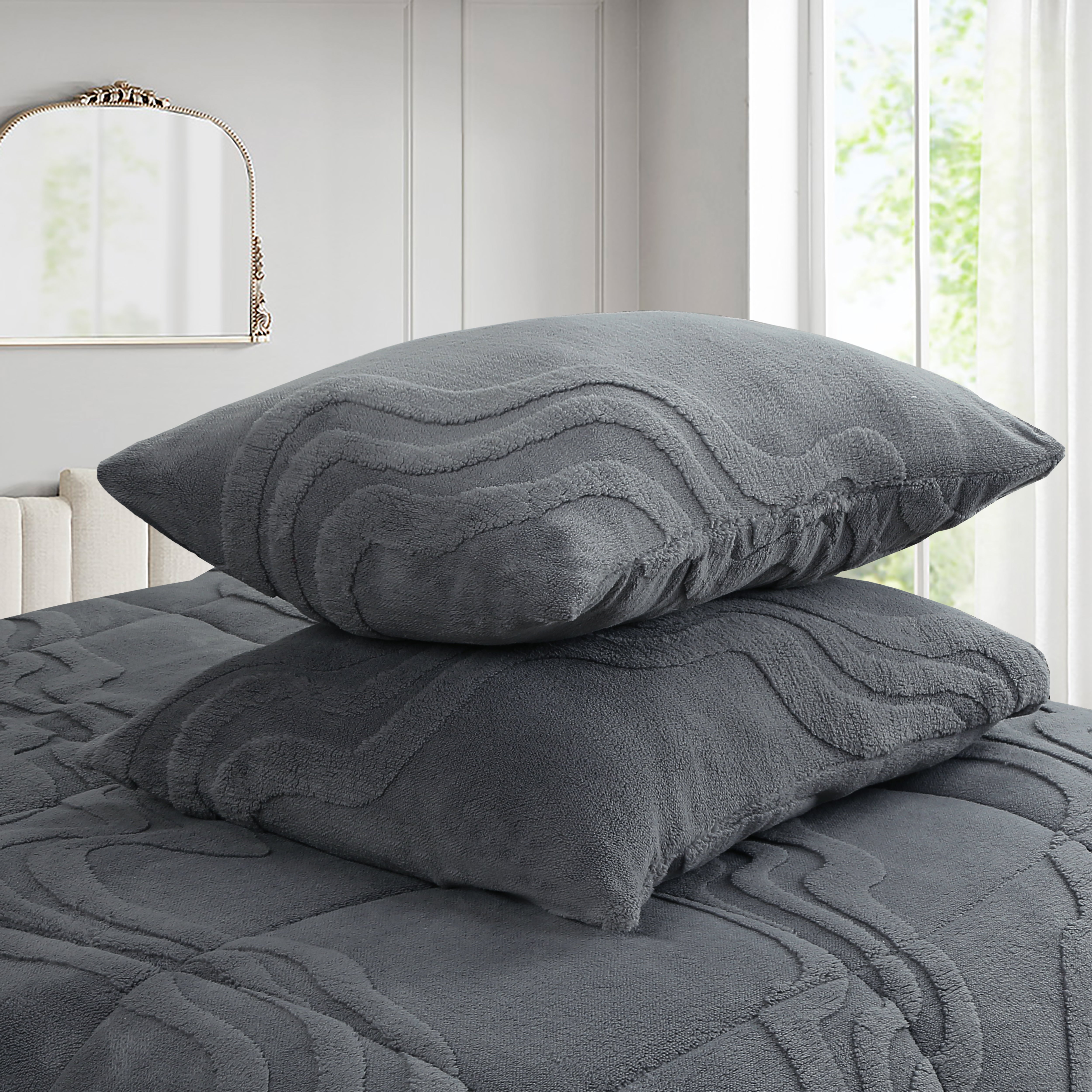 Luxury 3 Piece Wave Jacquard Plush Comforter Set MEW