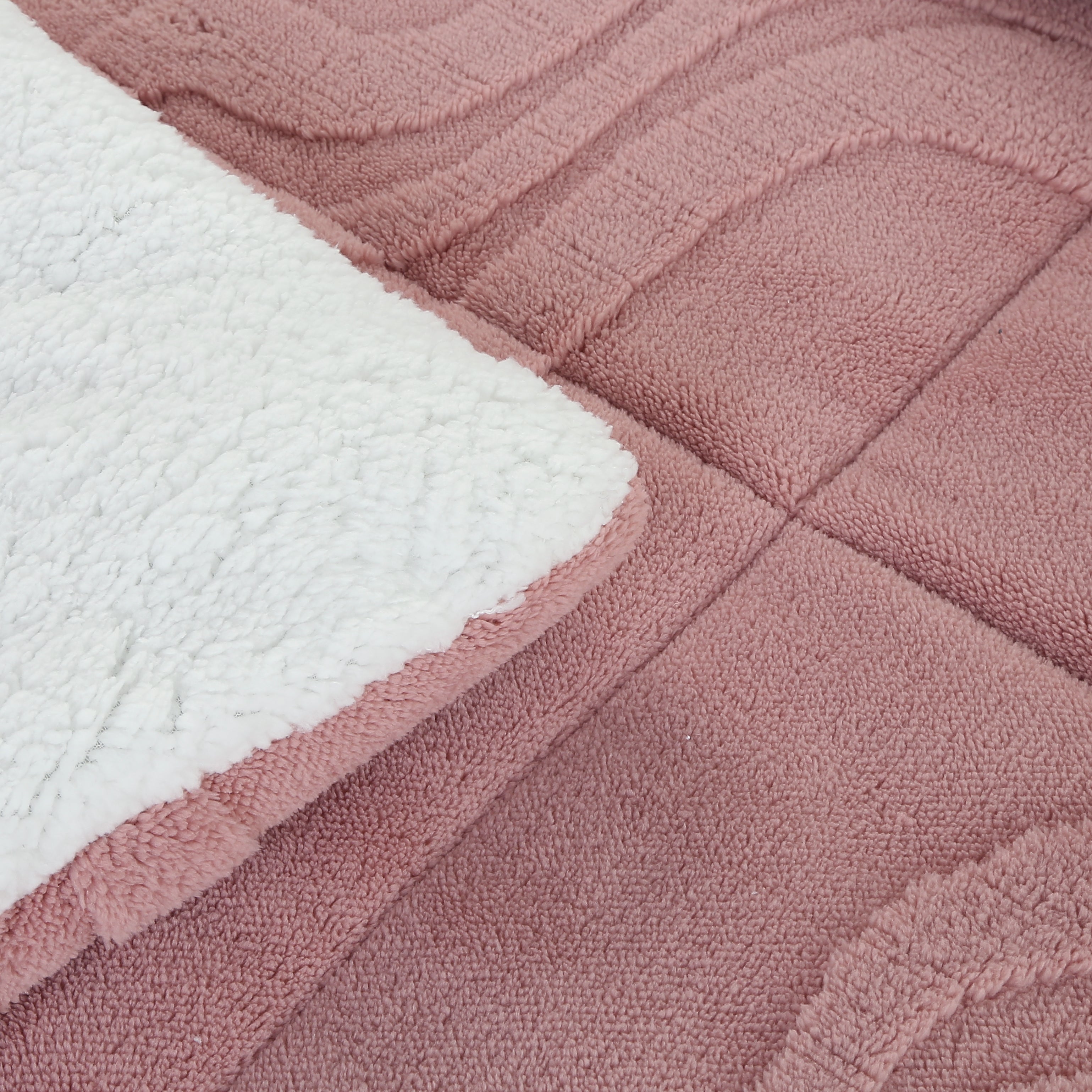 Luxury 3 Piece Wave Jacquard Plush Comforter Set MEW