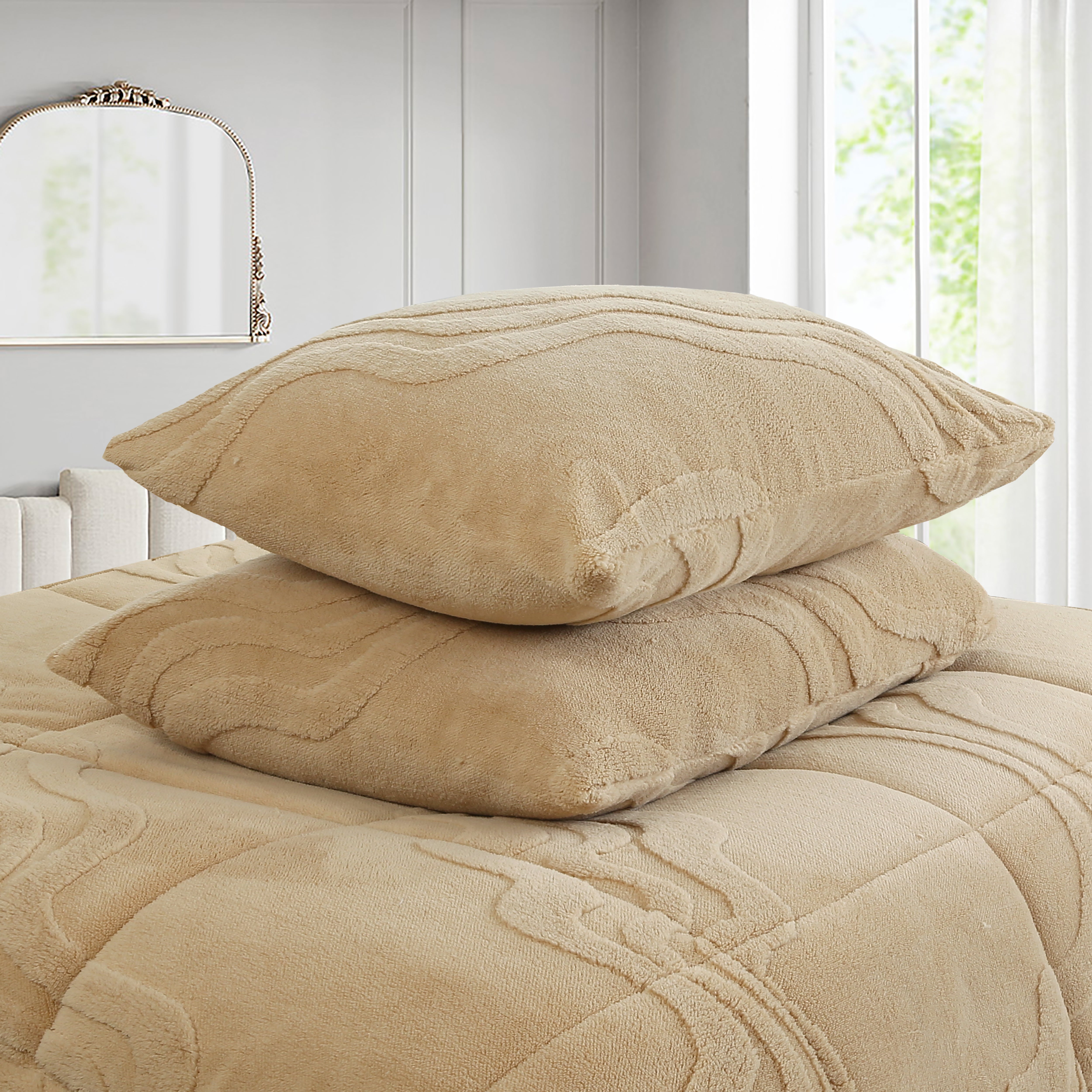 Luxury 3 Piece Wave Jacquard Plush Comforter Set MEW