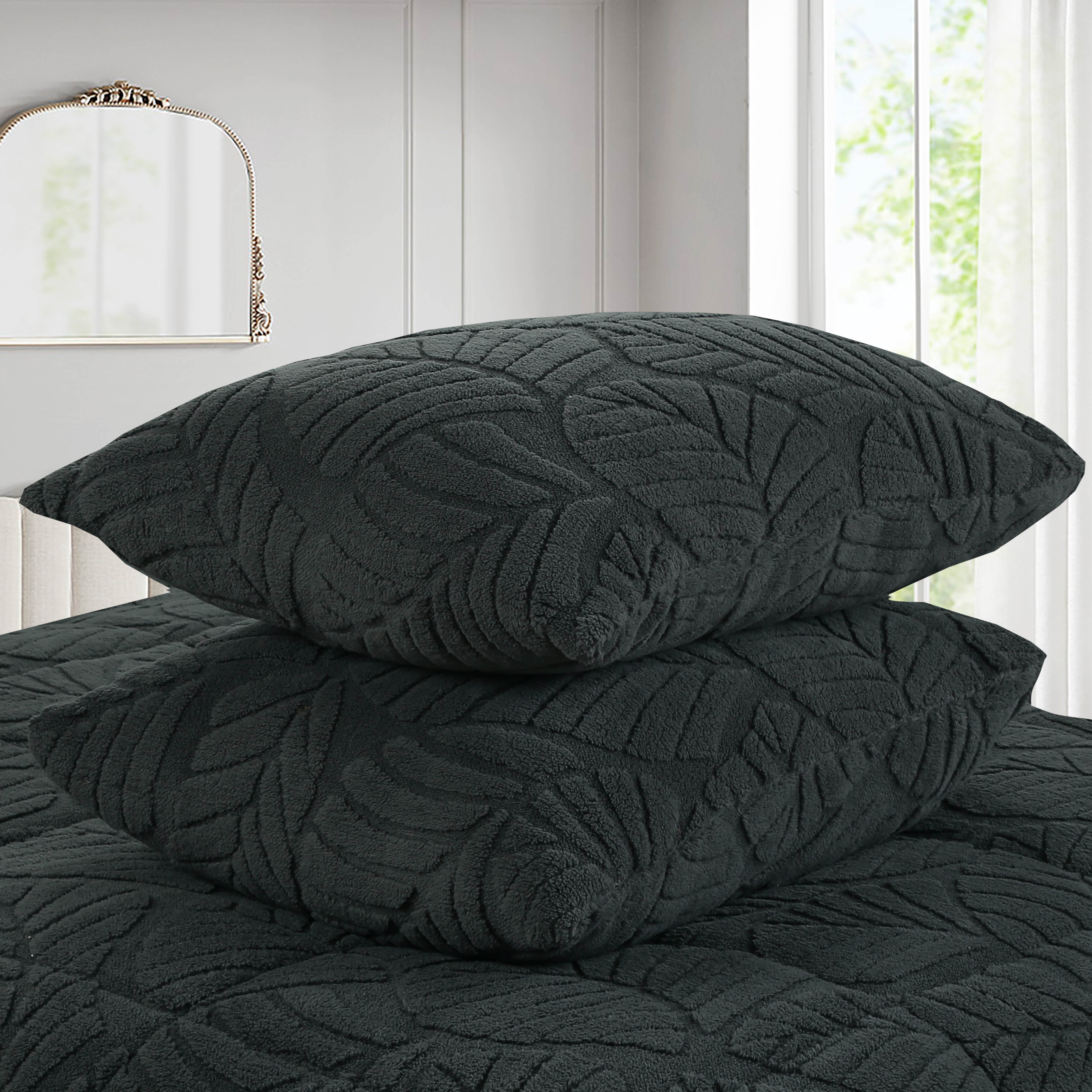 Soft 3 Piece Leaf Pattern Jacquard Plush Comforter Set MEL