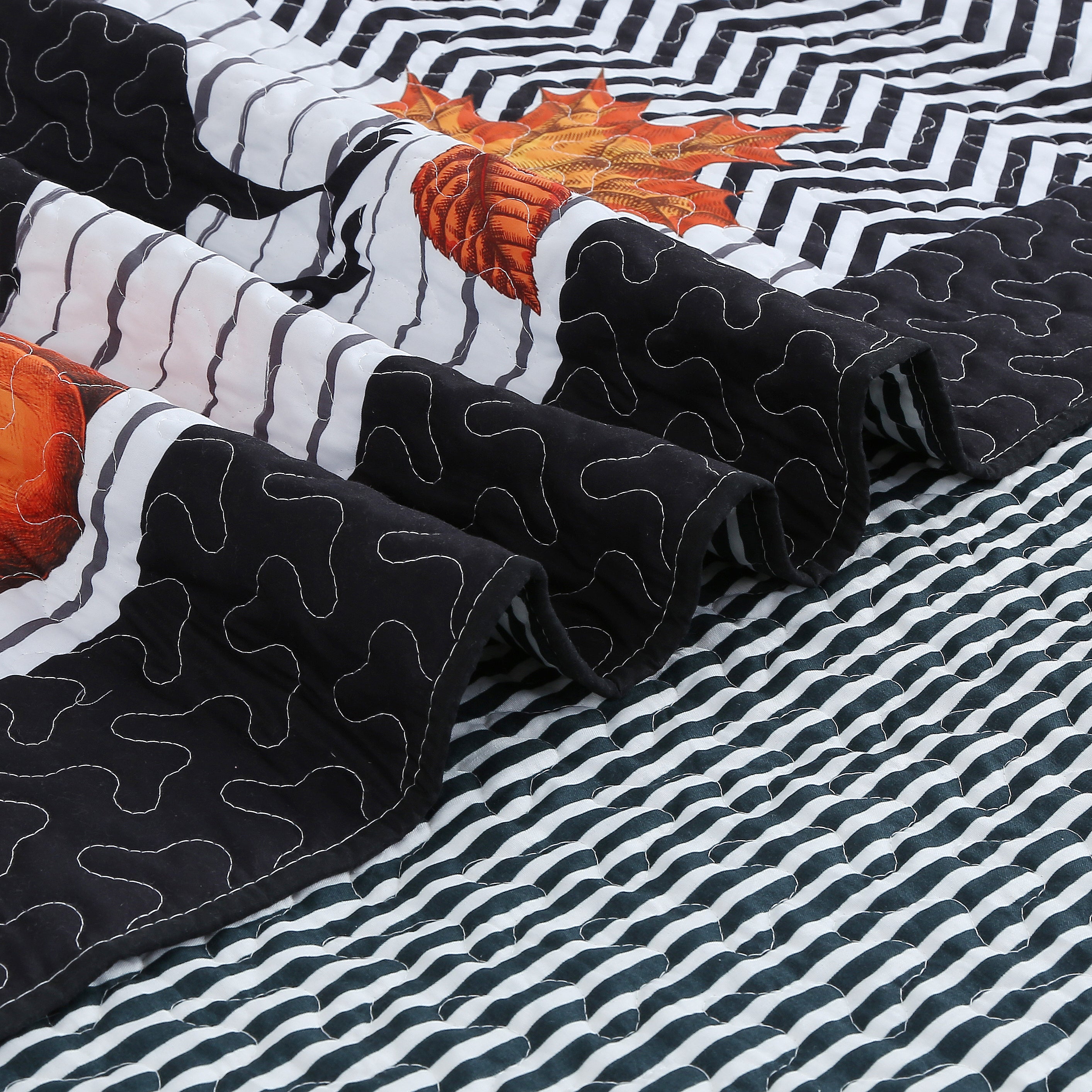 3 Piece Polyester Halloween Quilt Set – Pumpkin Haunted Night Bedspread ME511