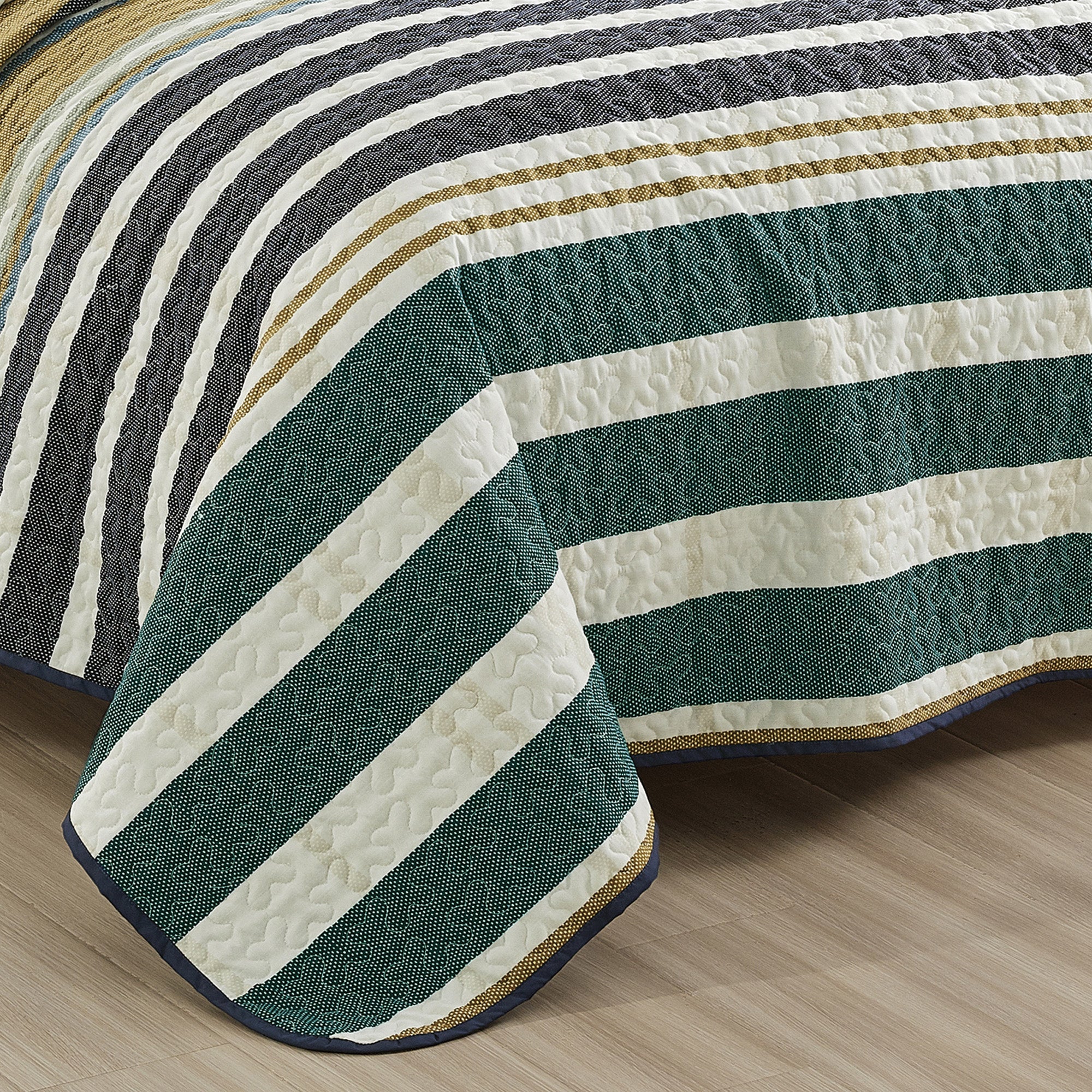 3 Piece Coastal Striped Quilt Set Lightweight Bedspread Madras