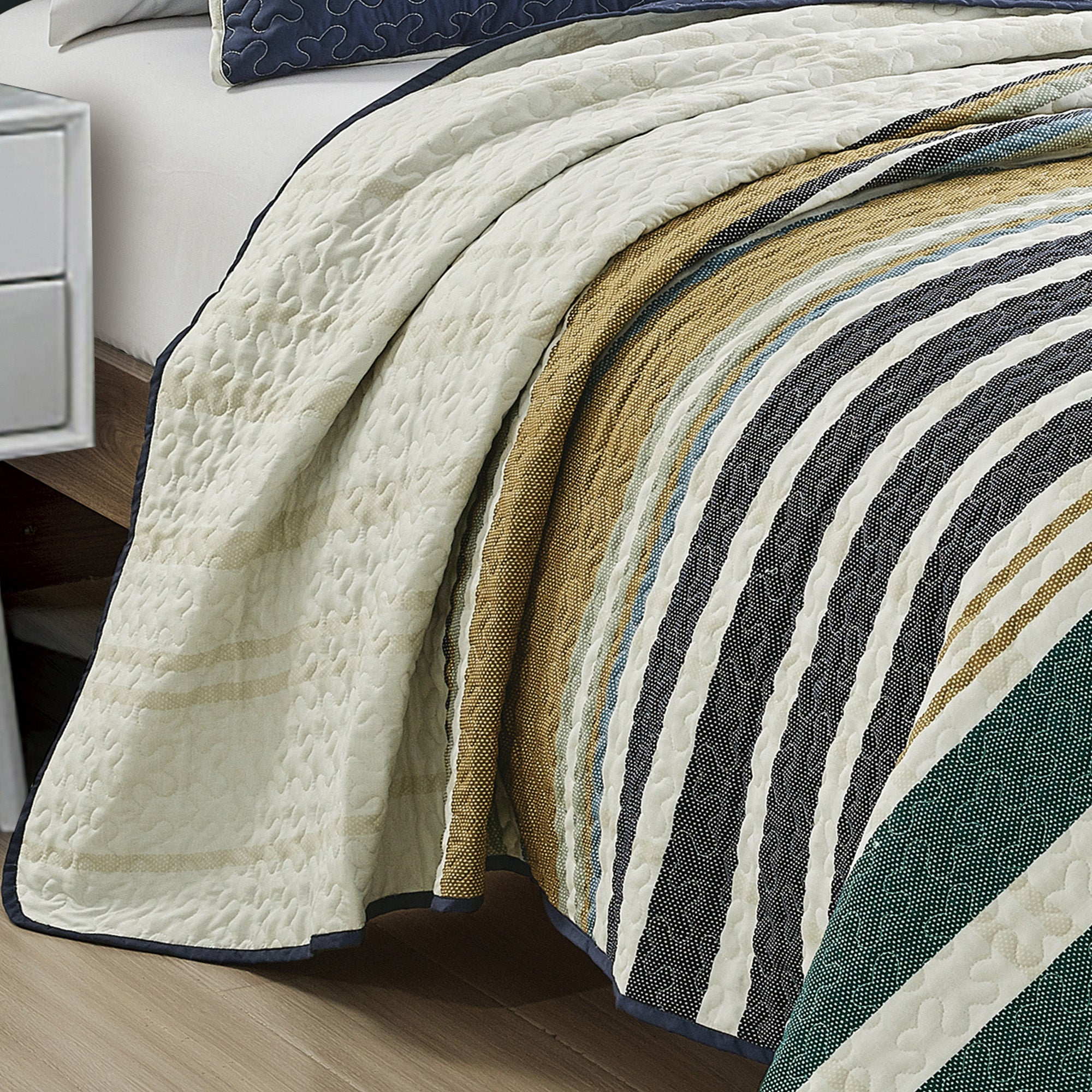 3 Piece Coastal Striped Quilt Set Lightweight Bedspread Madras