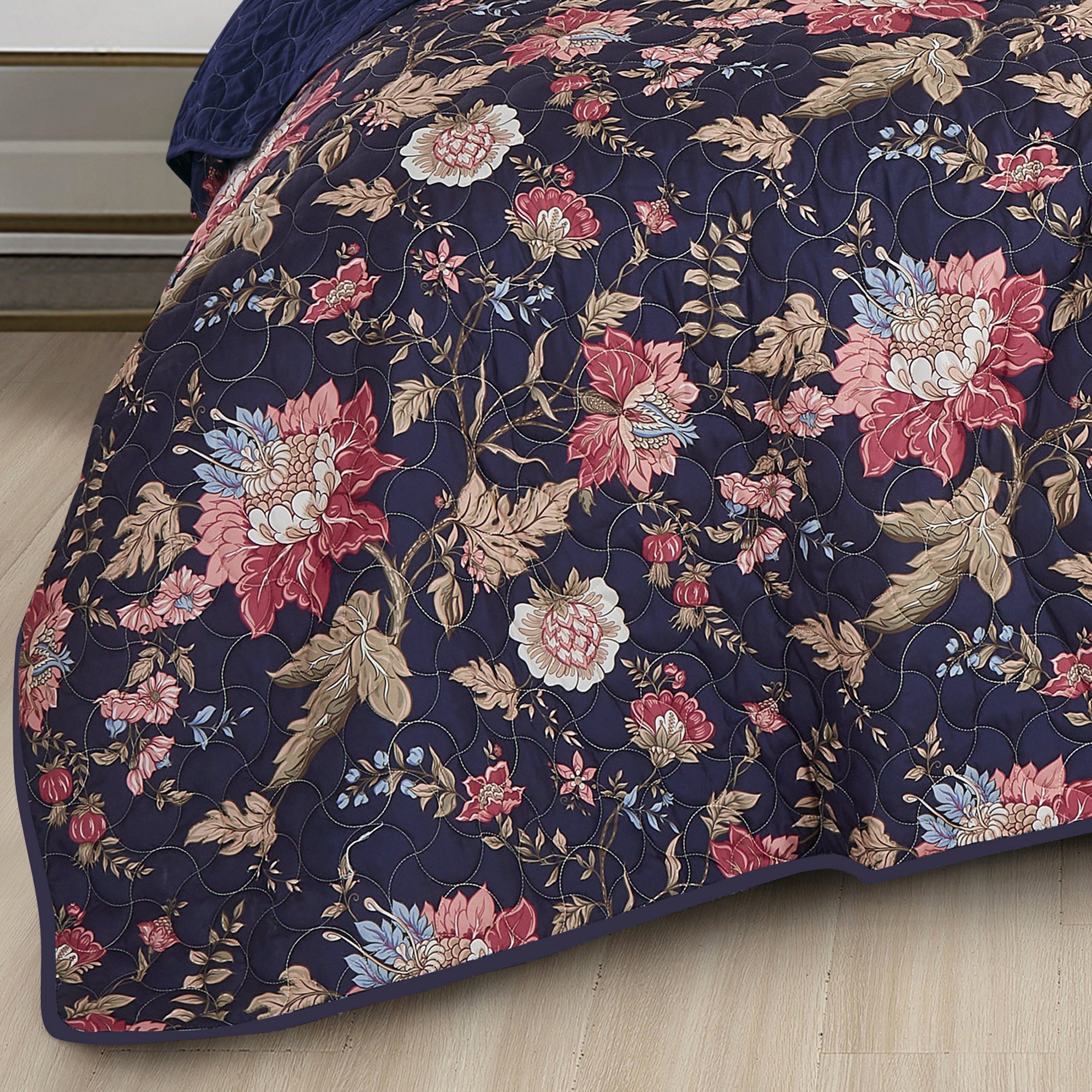 3-Piece Elegant Polyester Vintage-Inspired Floral Quilt Bedspread Set JB22782