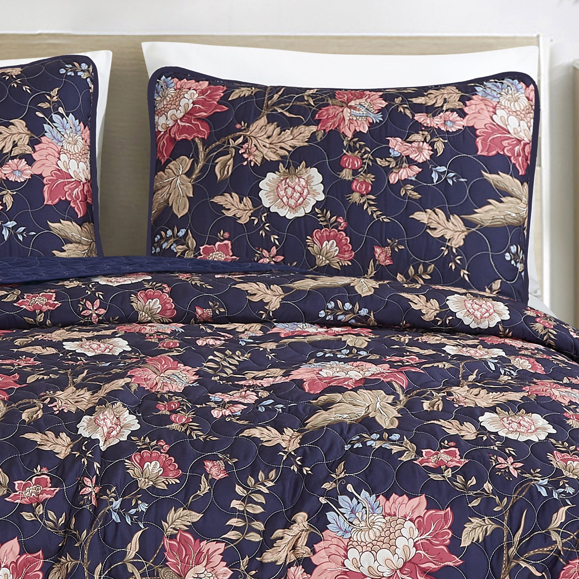 3-Piece Elegant Polyester Vintage-Inspired Floral Quilt Bedspread Set JB22782