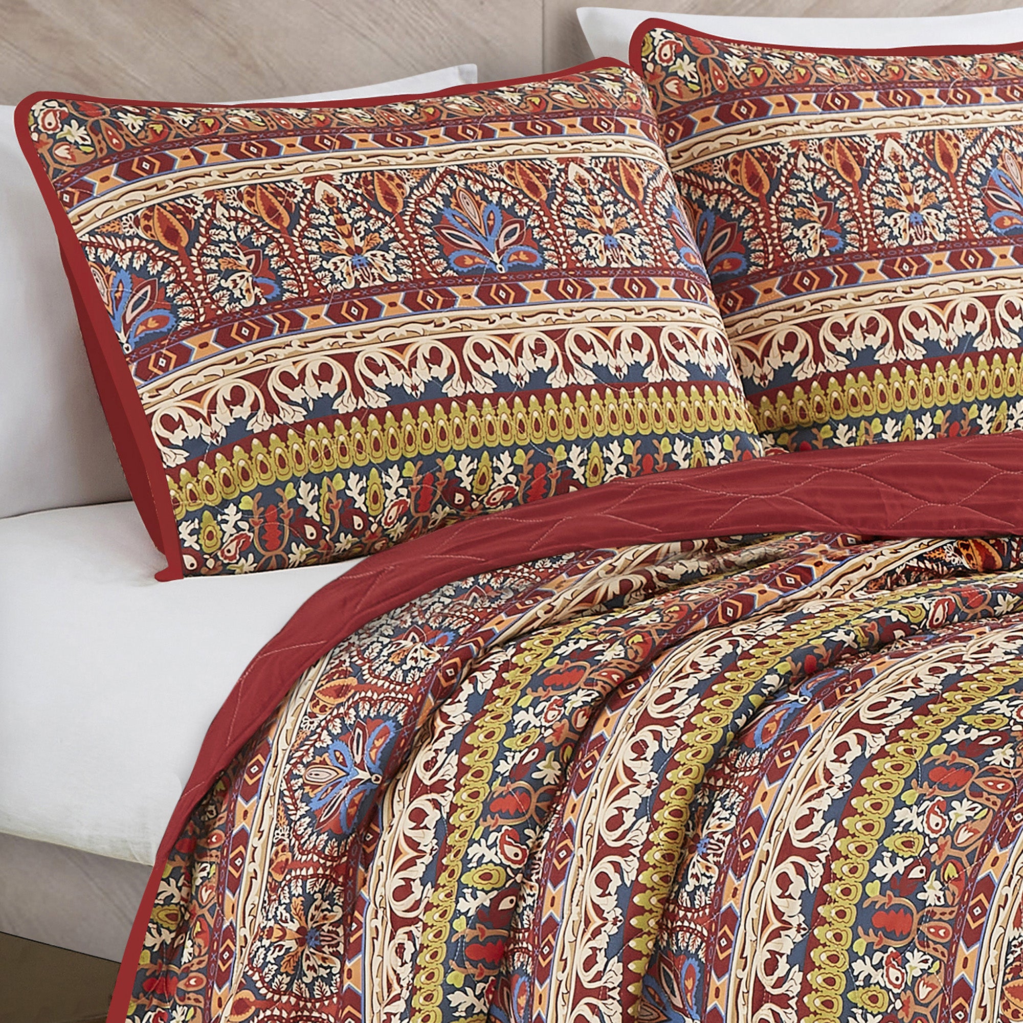 3-Piece Cozy Bohemian Reversible Quilt Bedspread Set in Bold Multicolor Pattern JB22785