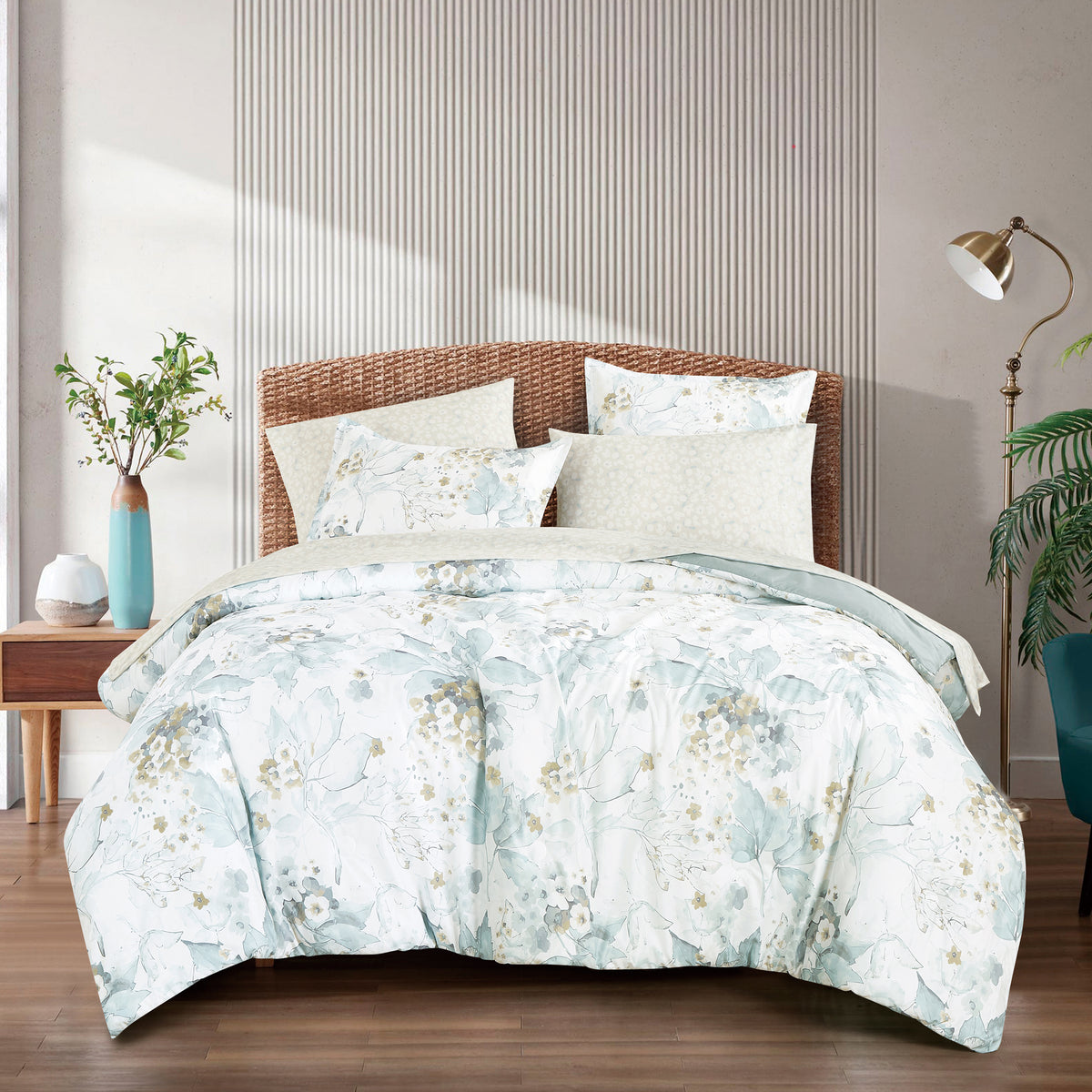 7-Piece Floral Comforter Set with Sheets