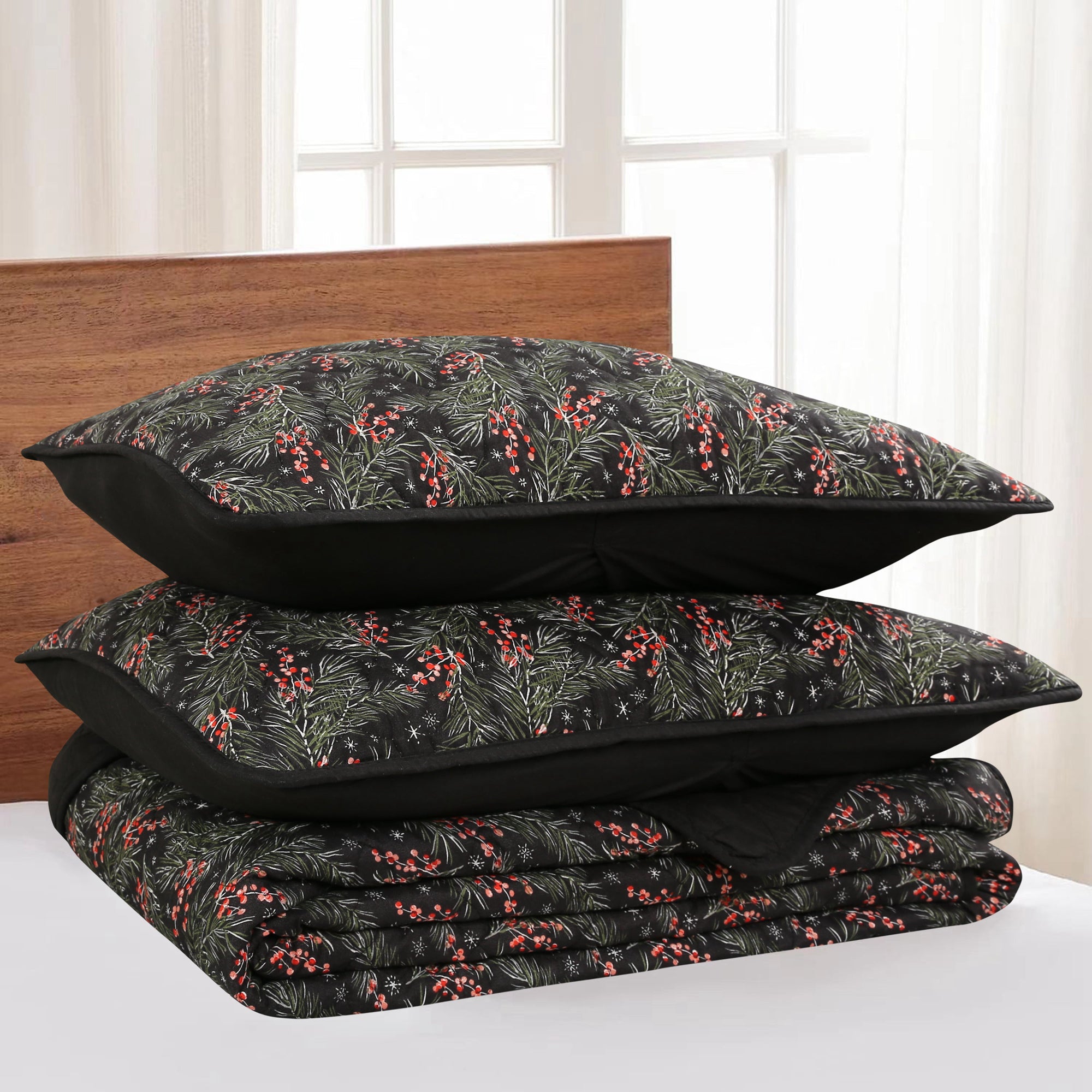 3 Piece Christmas Holly Berry Quilt Set Holiday Pine Branch Bedspread